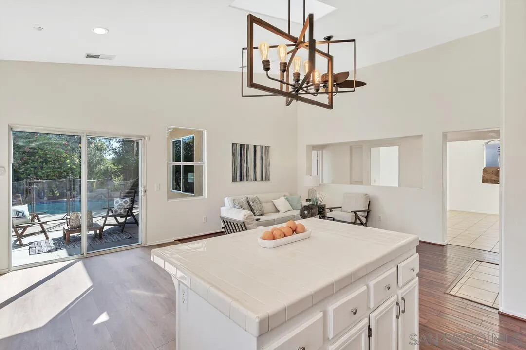 https://cdn.realtyfeed.com/cdn/127/220024494/77de0661137da1edc12f4281c89463c0.webp
