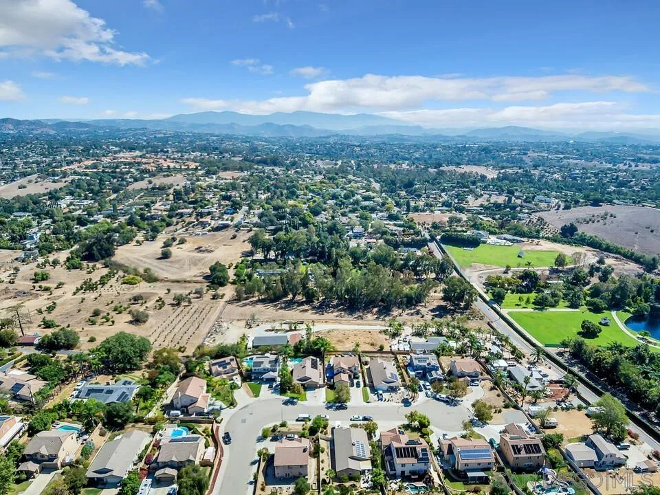 https://cdn.realtyfeed.com/cdn/127/220024494/a2049c63e2d731f55f8f413837611284.webp