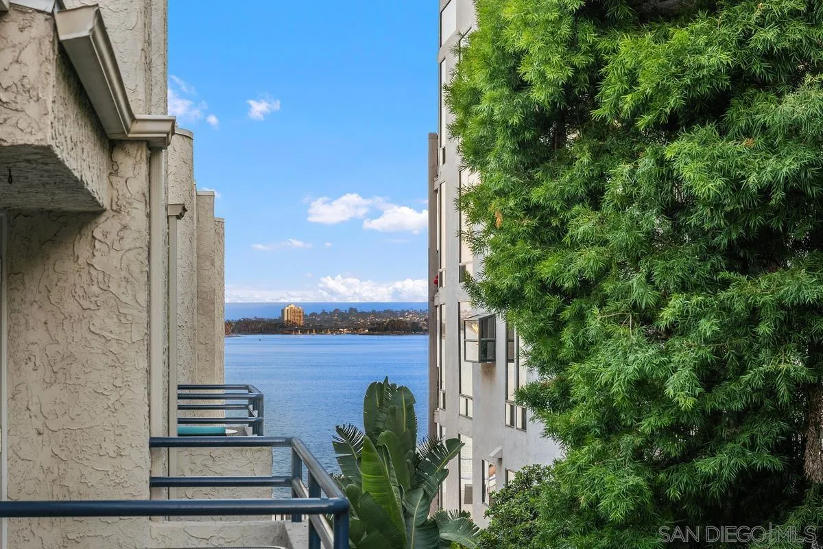 https://cdn.realtyfeed.com/cdn/127/220024613/de900c1ce86ea45faeea69a40eeff212.webp