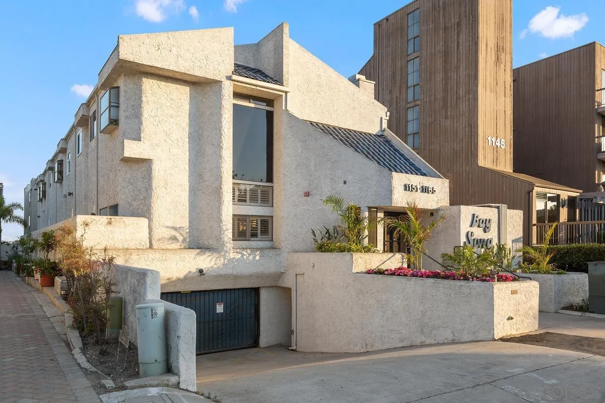 https://cdn.realtyfeed.com/cdn/127/220024613/f462559d8fe940b487187f4a6e602836.webp