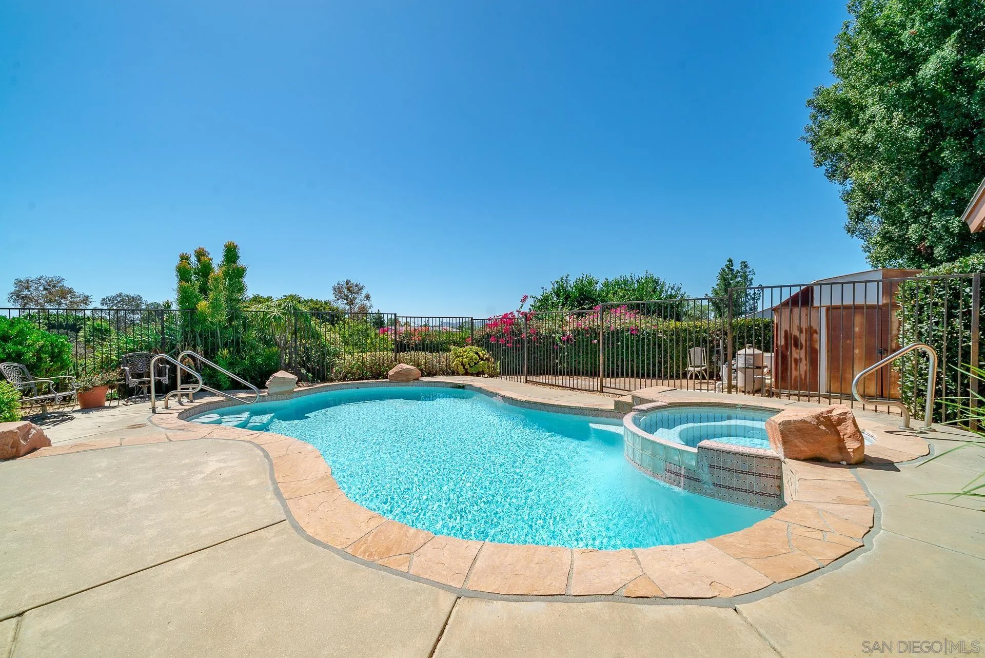 https://cdn.realtyfeed.com/cdn/127/220024630/5a74dd9f53b711439fe023590c326f28.webp