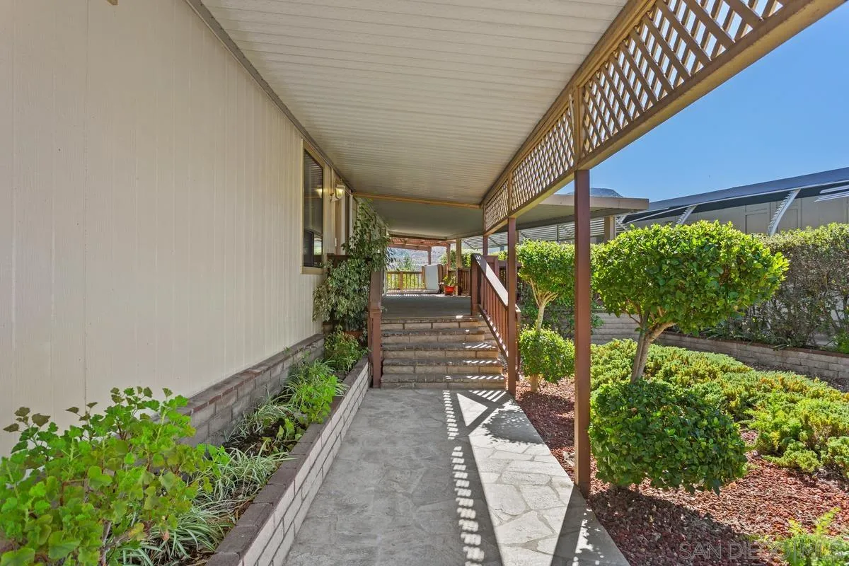 https://cdn.realtyfeed.com/cdn/127/220024655/81c54e73db03927c4c3347524b119ca7.webp