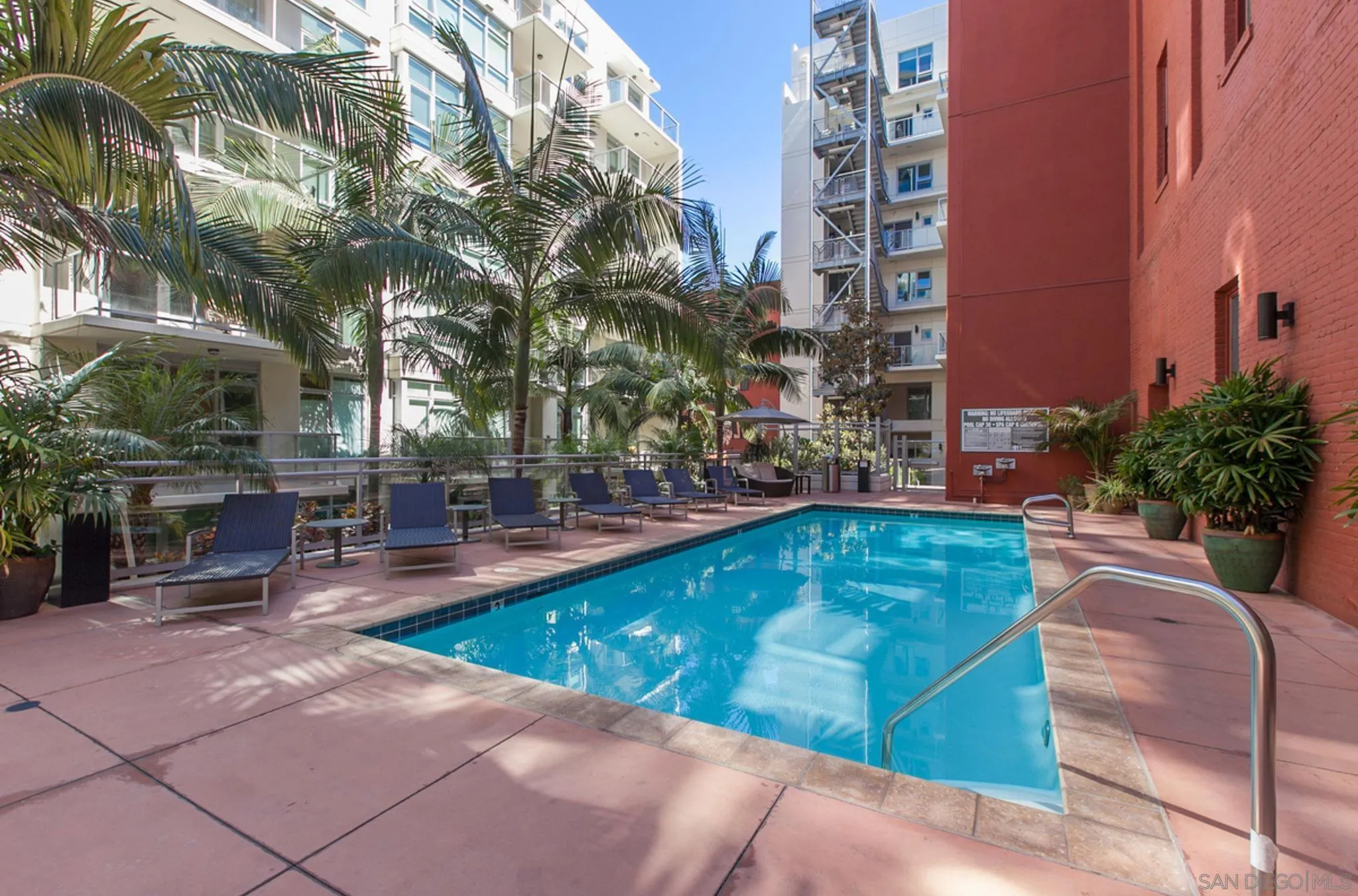 https://cdn.realtyfeed.com/cdn/127/220024774/1555b3f951695658a0126430f489dcd0.webp