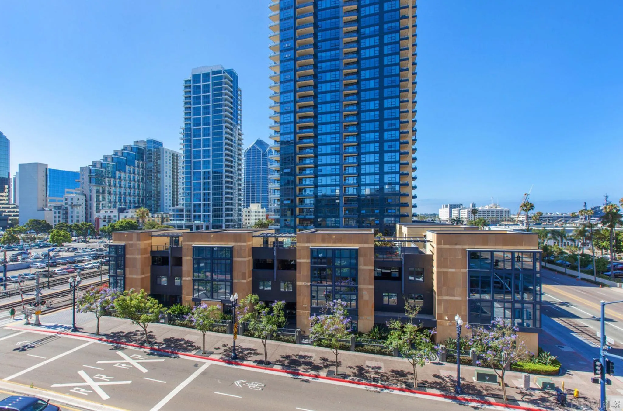 https://cdn.realtyfeed.com/cdn/127/220024774/26180601e9ade23e6c1c8c4475764627.webp