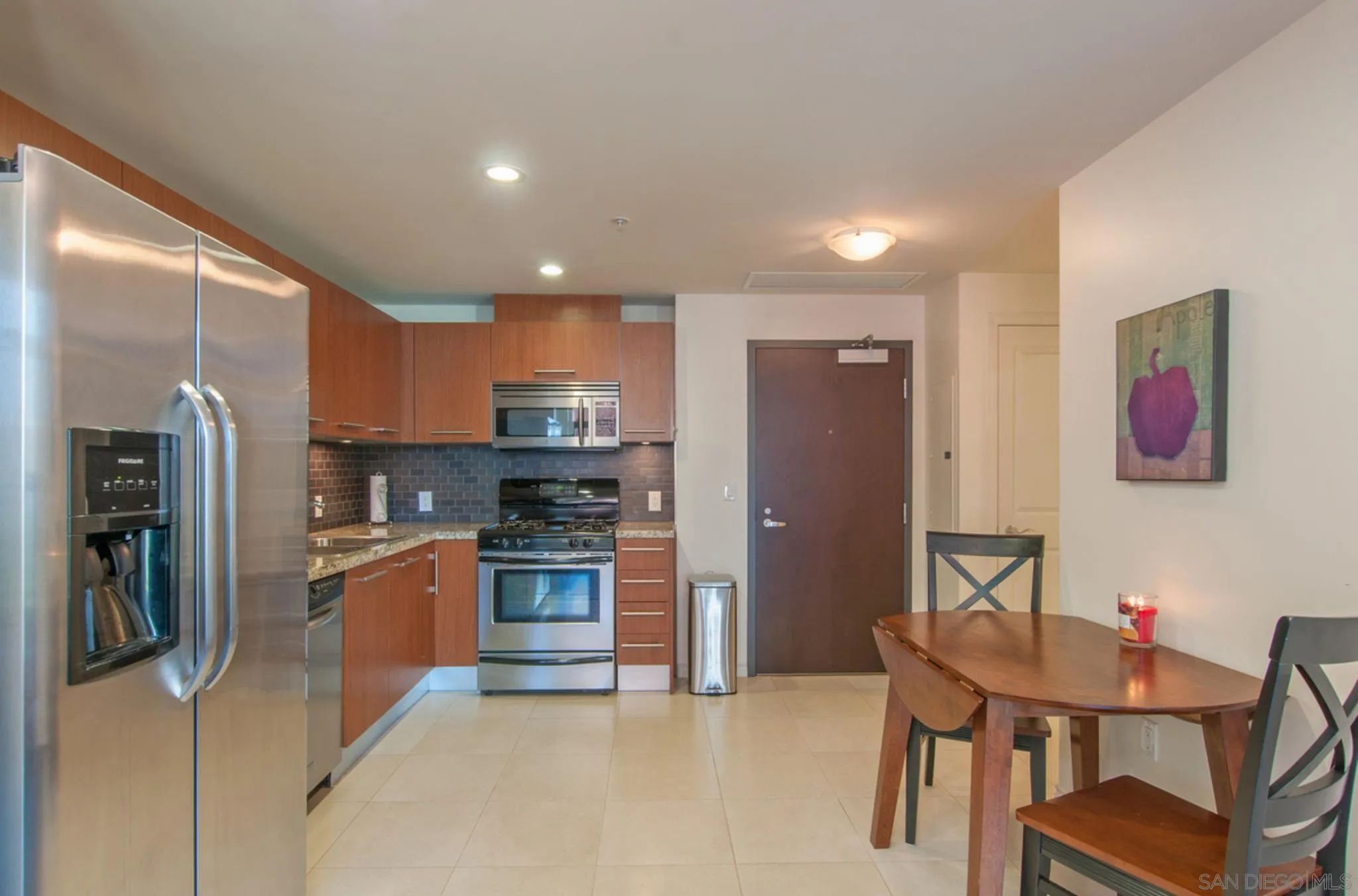 https://cdn.realtyfeed.com/cdn/127/220024774/8f578e211d1ae49e2eb0f56fef23bbe8.webp