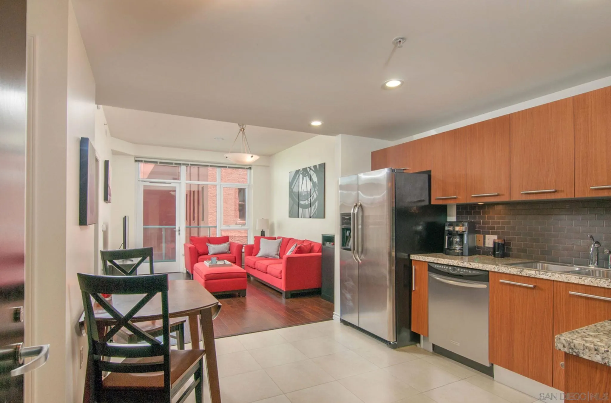 https://cdn.realtyfeed.com/cdn/127/220024774/ab23d002900c0db3279bab221b88b036.webp
