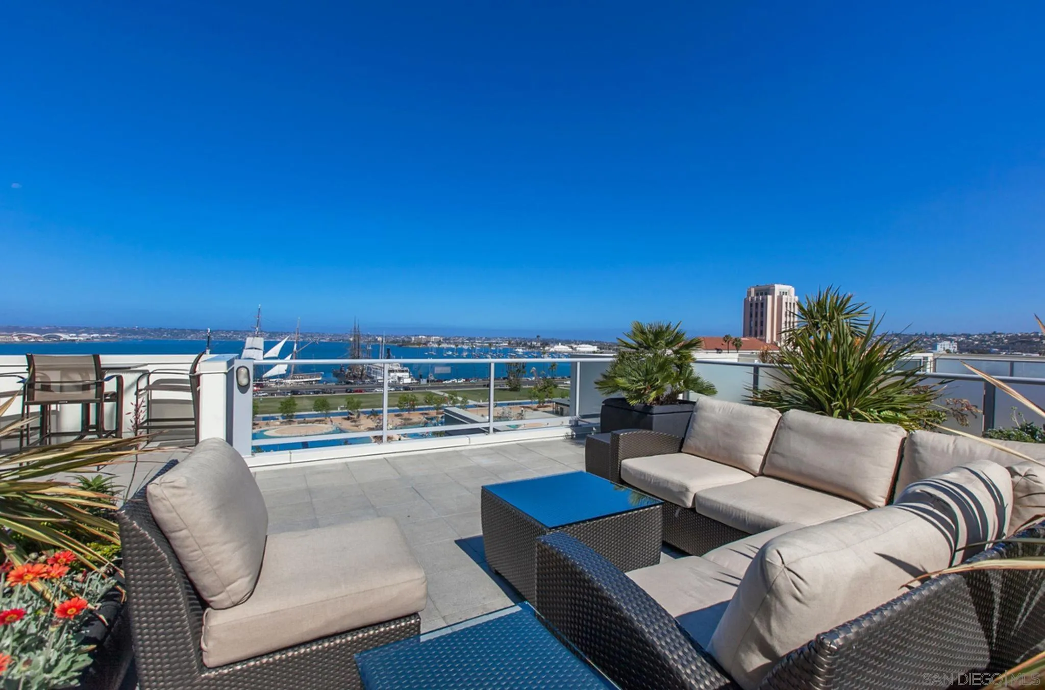 https://cdn.realtyfeed.com/cdn/127/220024774/e1b835b7f4b5ea8c7117d1672732f4cf.webp