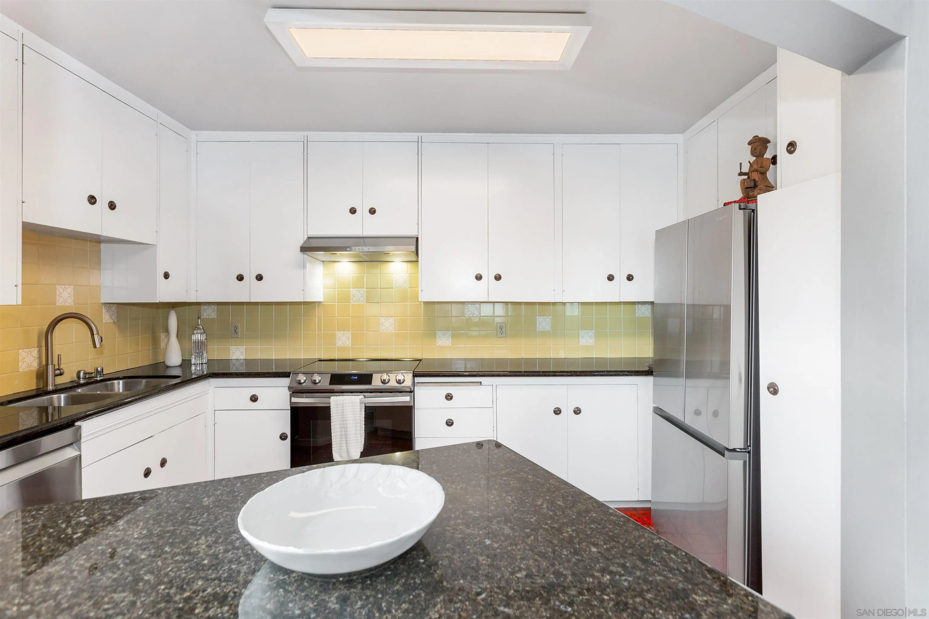 https://cdn.realtyfeed.com/cdn/127/220024891/93aea8694c05e3f790276af7890cb020.webp