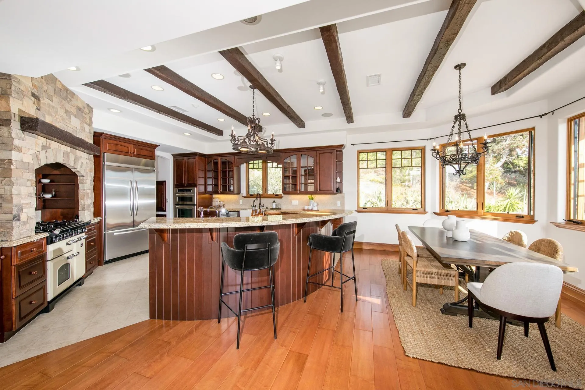 https://cdn.realtyfeed.com/cdn/127/220024926/29887d145f544330e6d0685033af9b81.webp