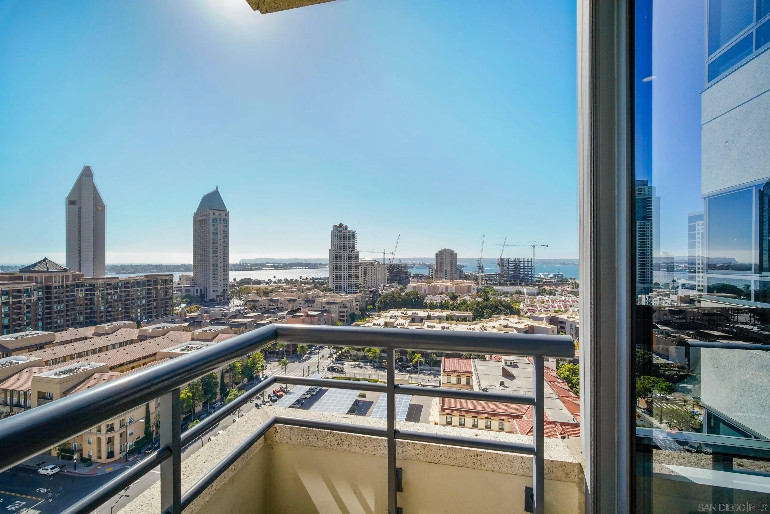 https://cdn.realtyfeed.com/cdn/127/220024955/611ab8e0dc275242e041fc2ad96122c9.webp