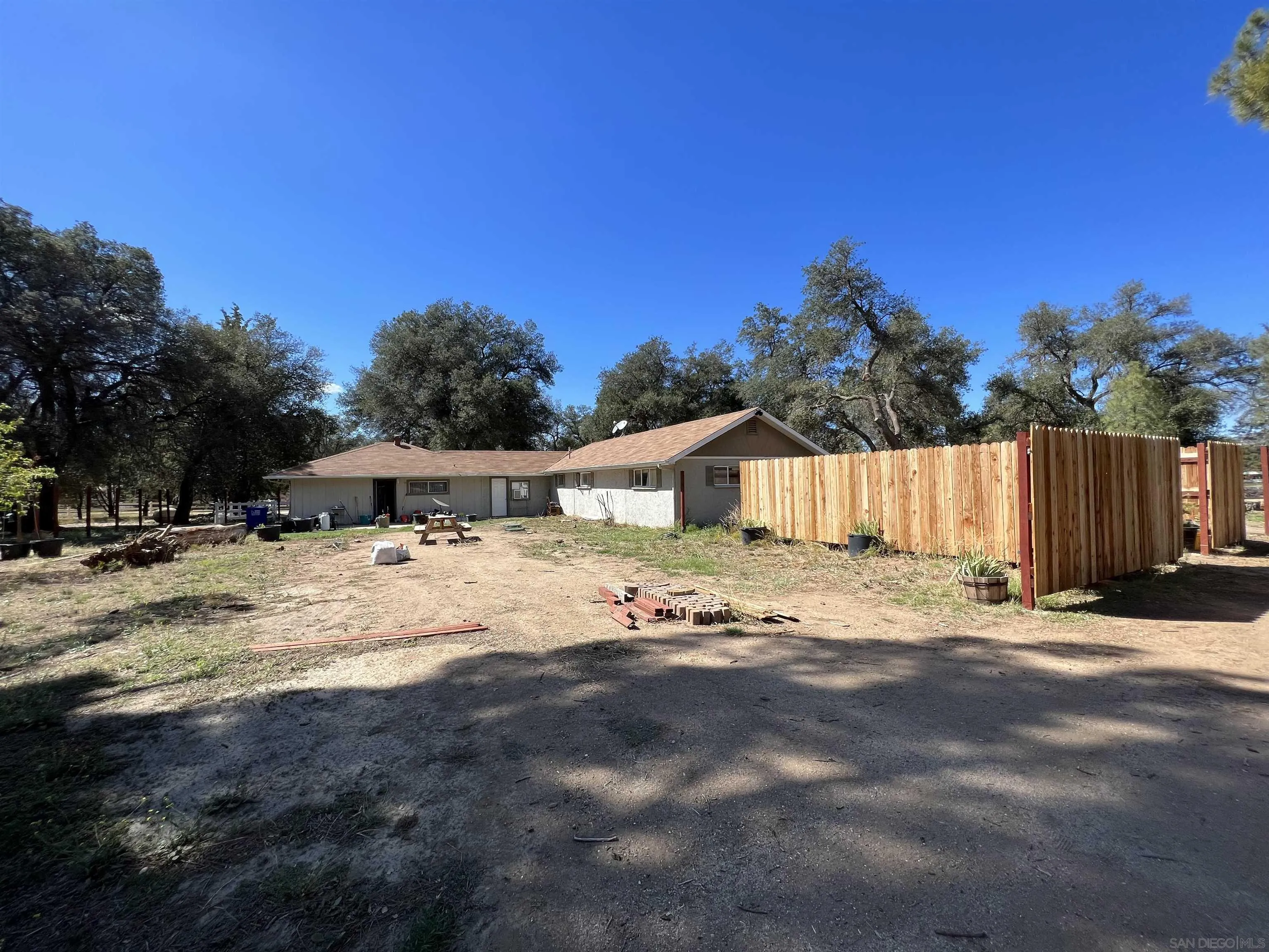 https://cdn.realtyfeed.com/cdn/127/220025132/3c670a8c11ae6696b9a3cb62594c7f25.webp