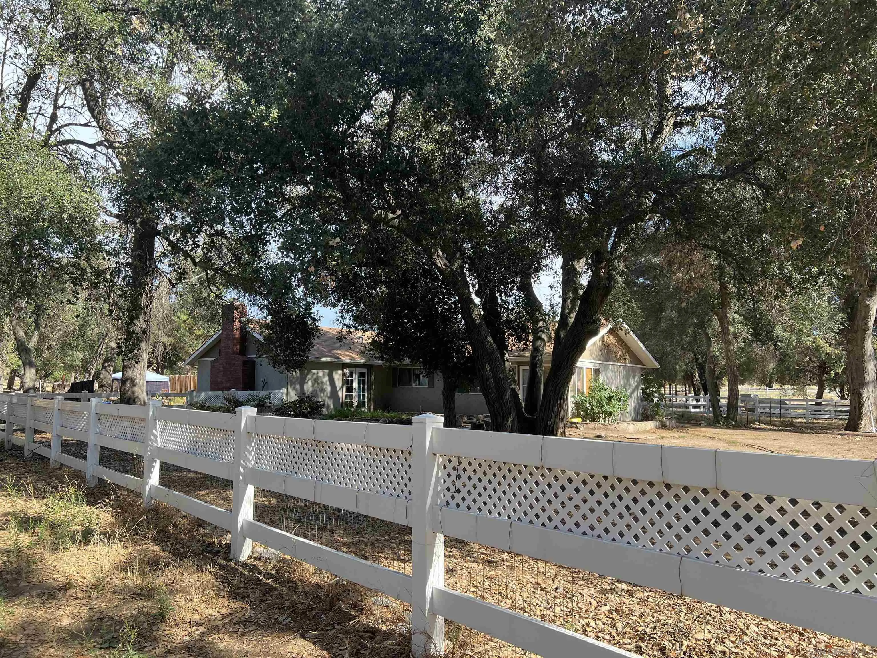 https://cdn.realtyfeed.com/cdn/127/220025132/71838122b233479a1ade9cfc6b175b2d.webp