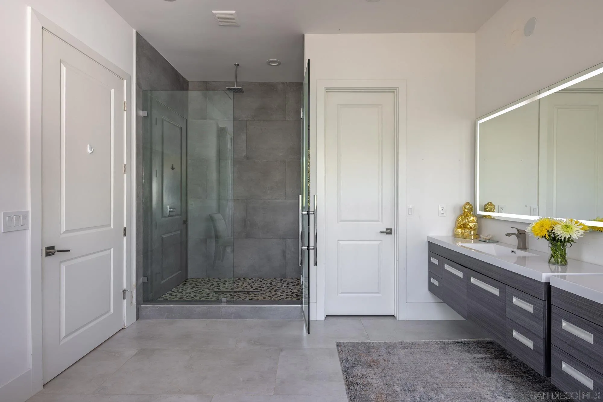 https://cdn.realtyfeed.com/cdn/127/220025153/ca2558bea1c48c4d5c872c4e61ef00bd.webp