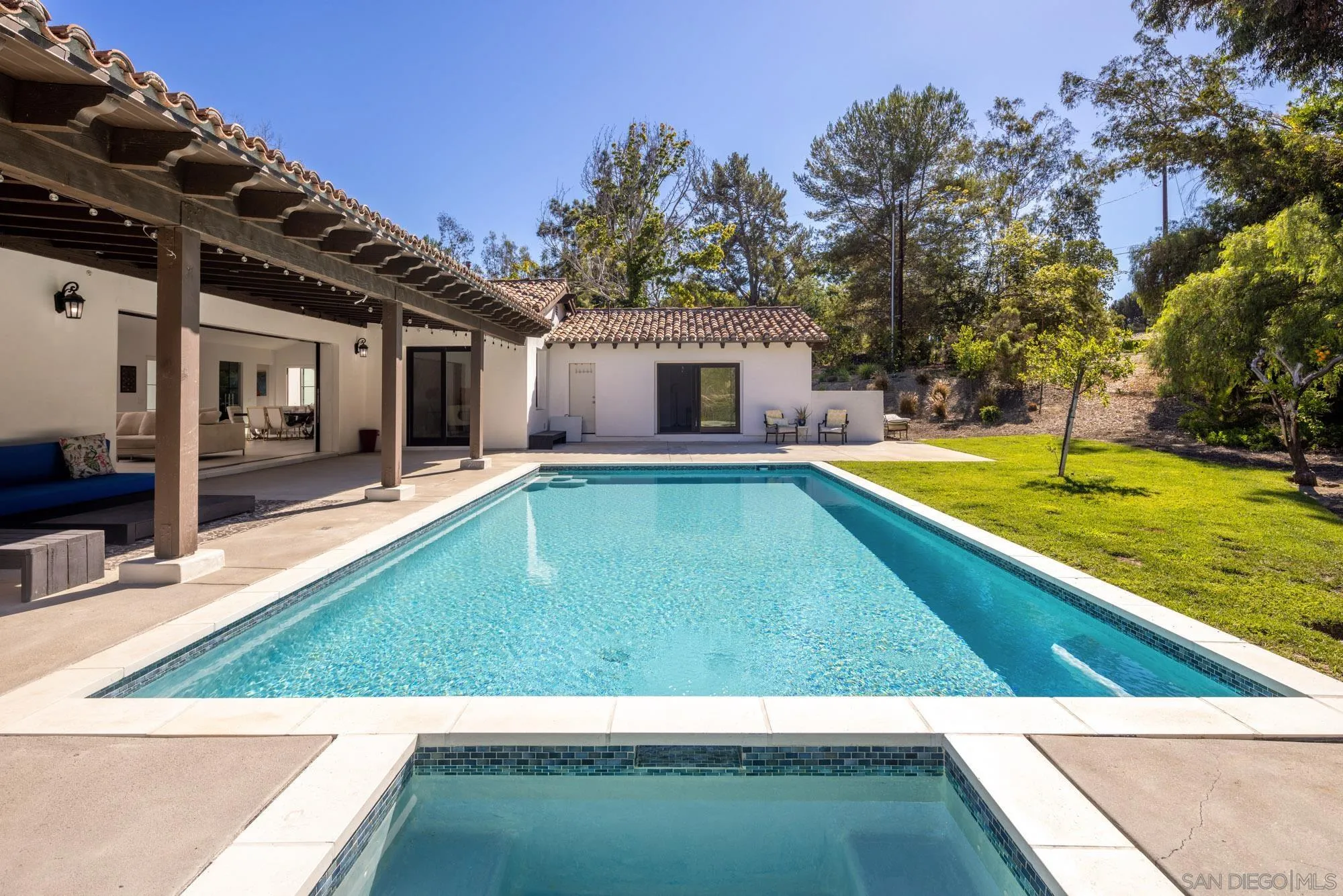 https://cdn.realtyfeed.com/cdn/127/220025153/d626f1b4fec0cd103814bc39118ba21f.webp