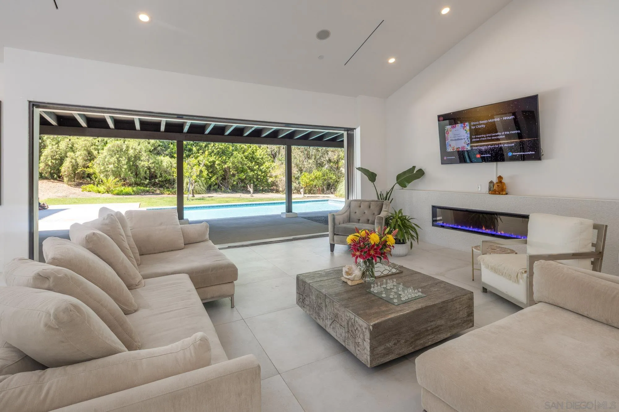 https://cdn.realtyfeed.com/cdn/127/220025153/f5e2646bed577969fb829e646938db4a.webp