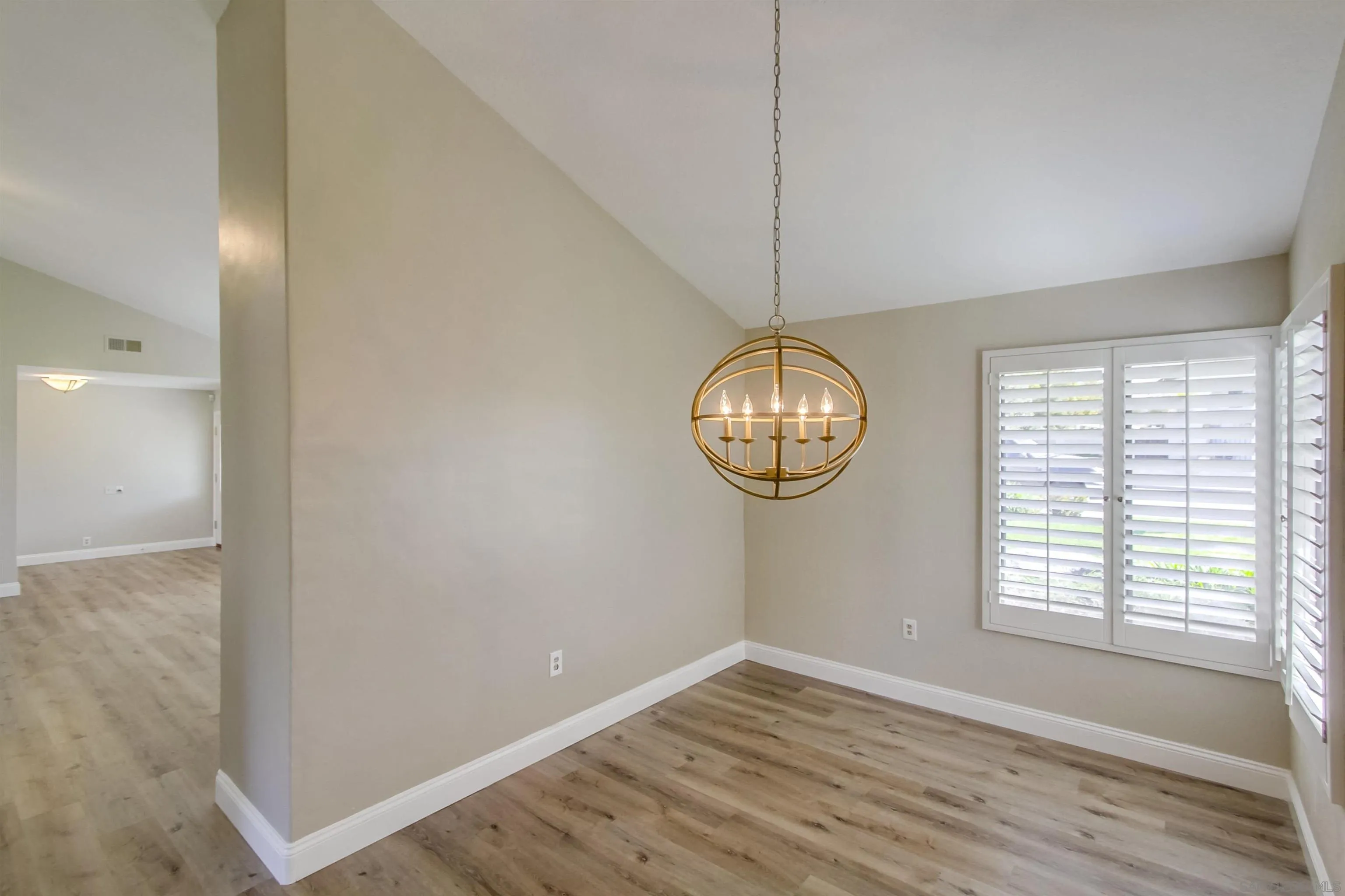 https://cdn.realtyfeed.com/cdn/127/220025209/44b79b324bce32ccc5a0a2e1443ab09d.webp