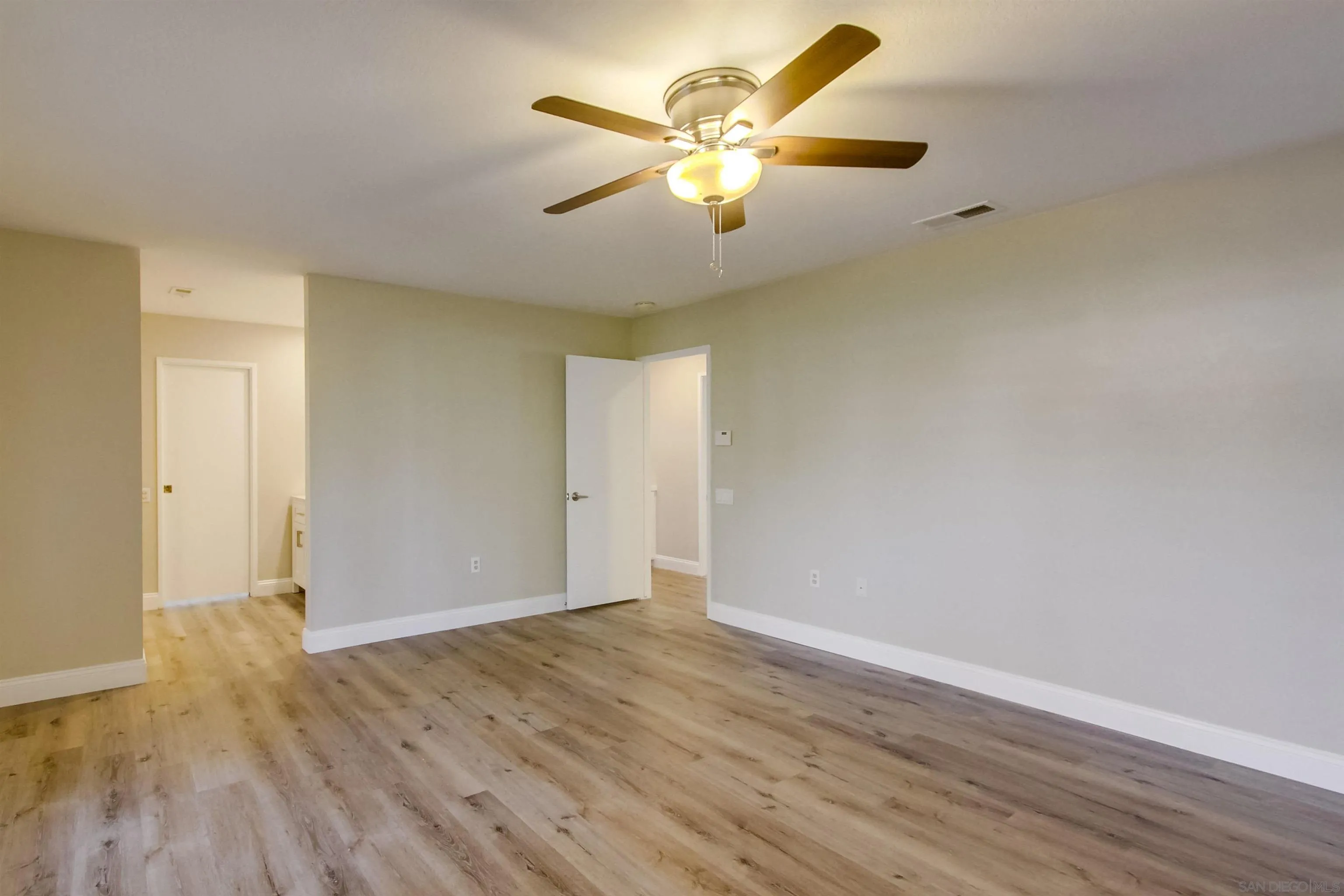 https://cdn.realtyfeed.com/cdn/127/220025209/5bc4b591326ef01fd9eb626a4b9053a4.webp