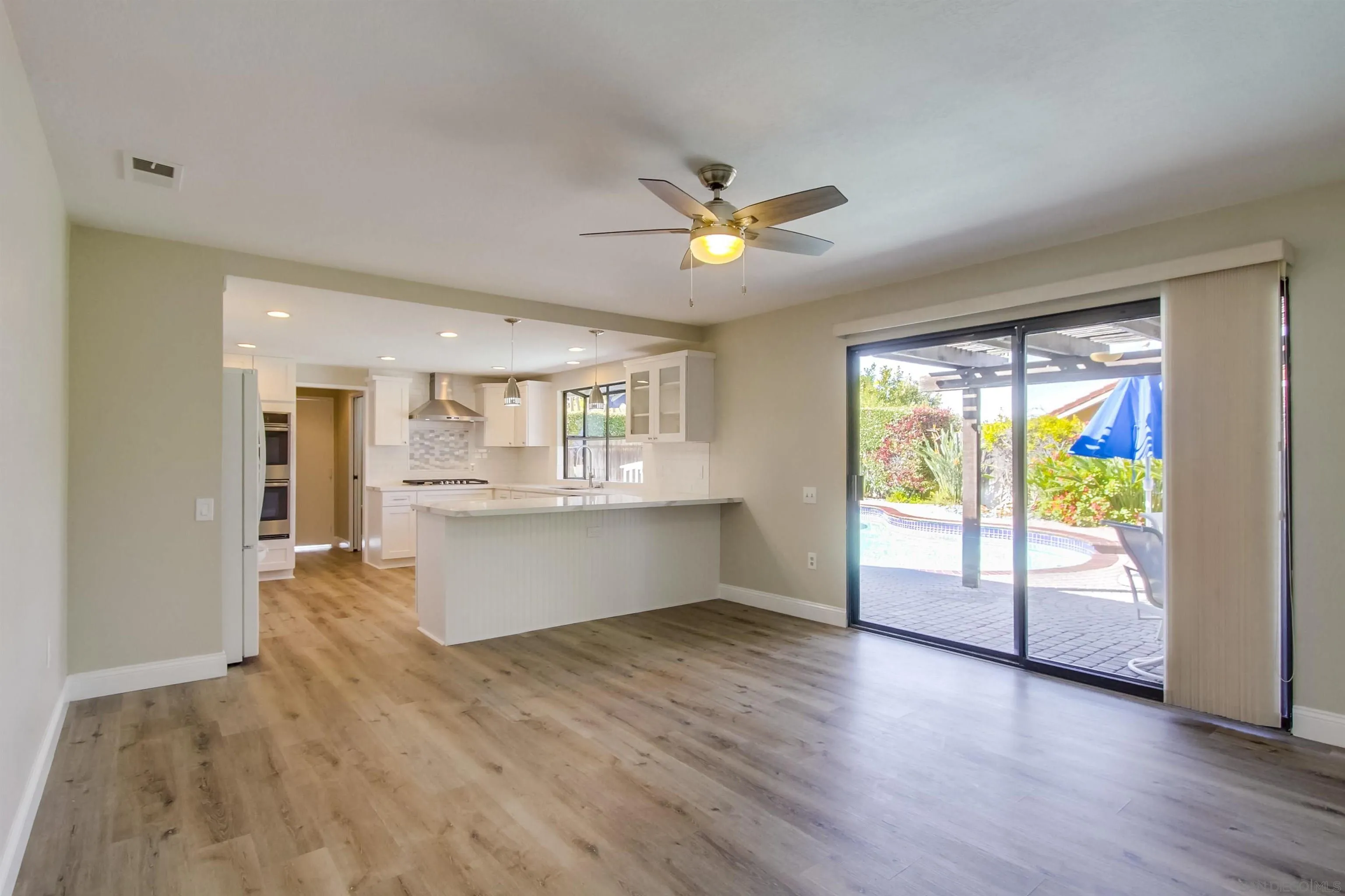 https://cdn.realtyfeed.com/cdn/127/220025209/680445bf8872d9f37cb7e2eabd940a54.webp