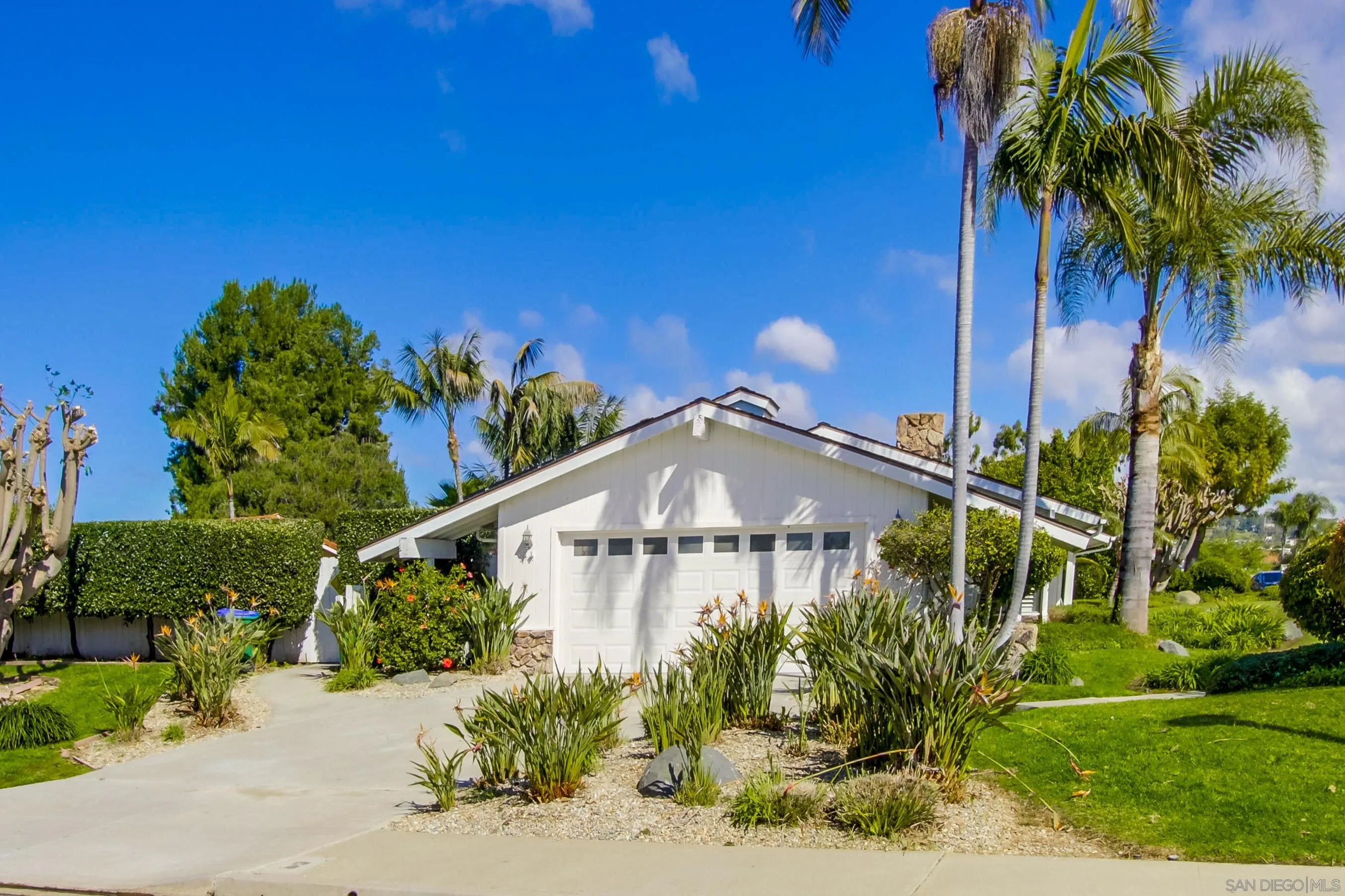 https://cdn.realtyfeed.com/cdn/127/220025209/c32165706ea57c90de2d30aa07b9d993.webp
