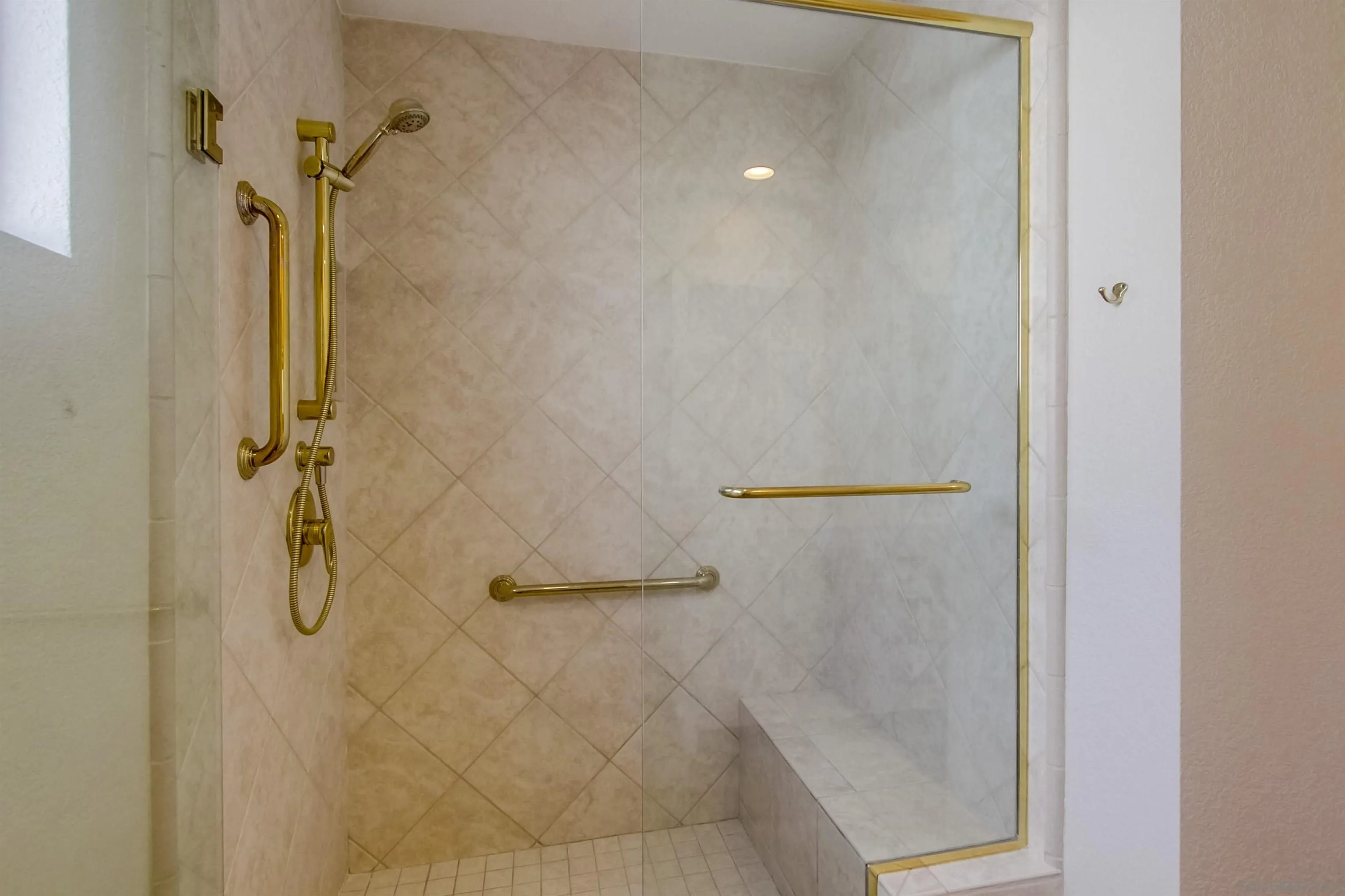https://cdn.realtyfeed.com/cdn/127/220025209/caccdff5b2c7fd66dd3b00febf630d12.webp