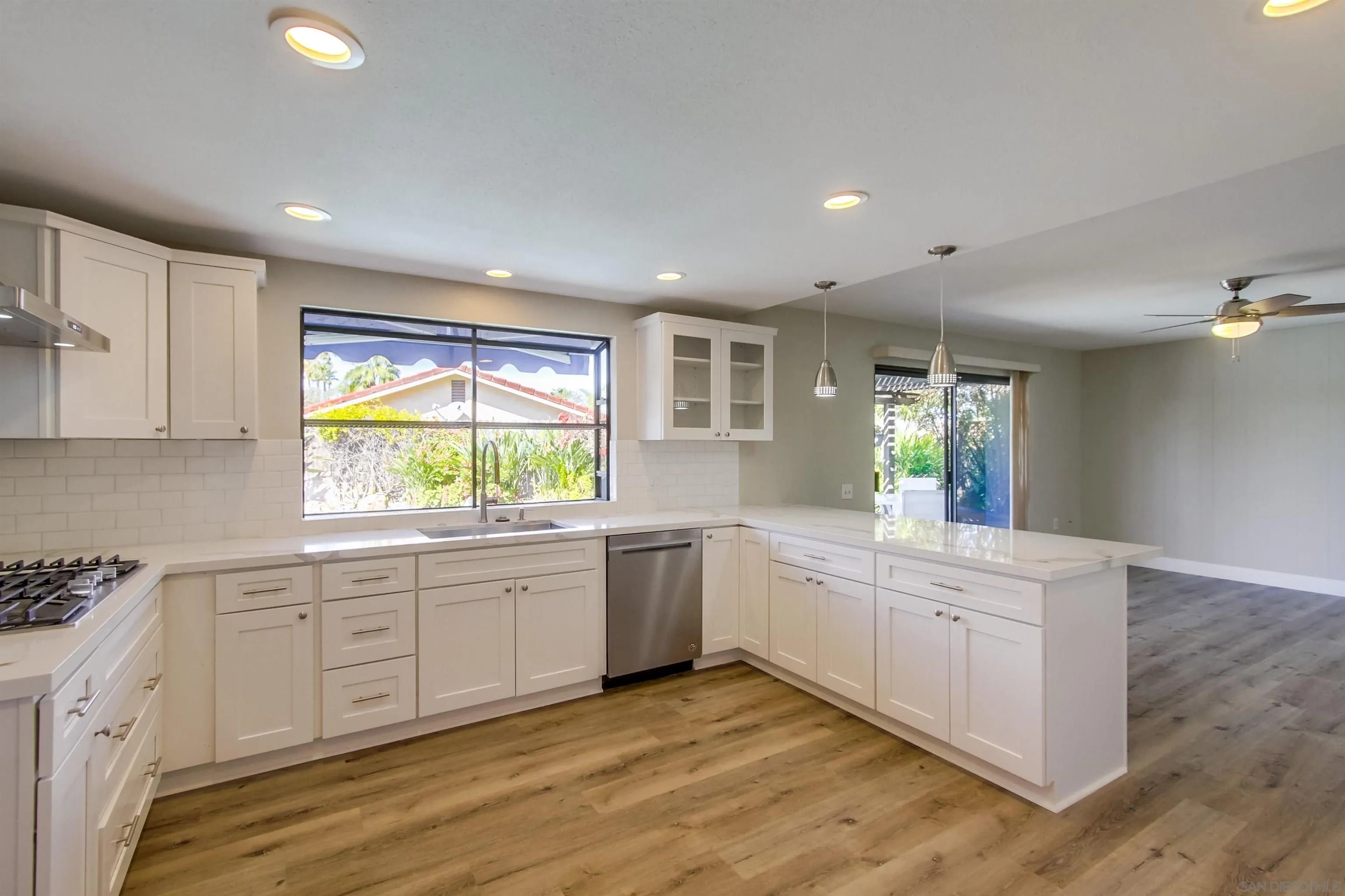 https://cdn.realtyfeed.com/cdn/127/220025209/cf952067750f00a0c2216f995eaecf1a.webp