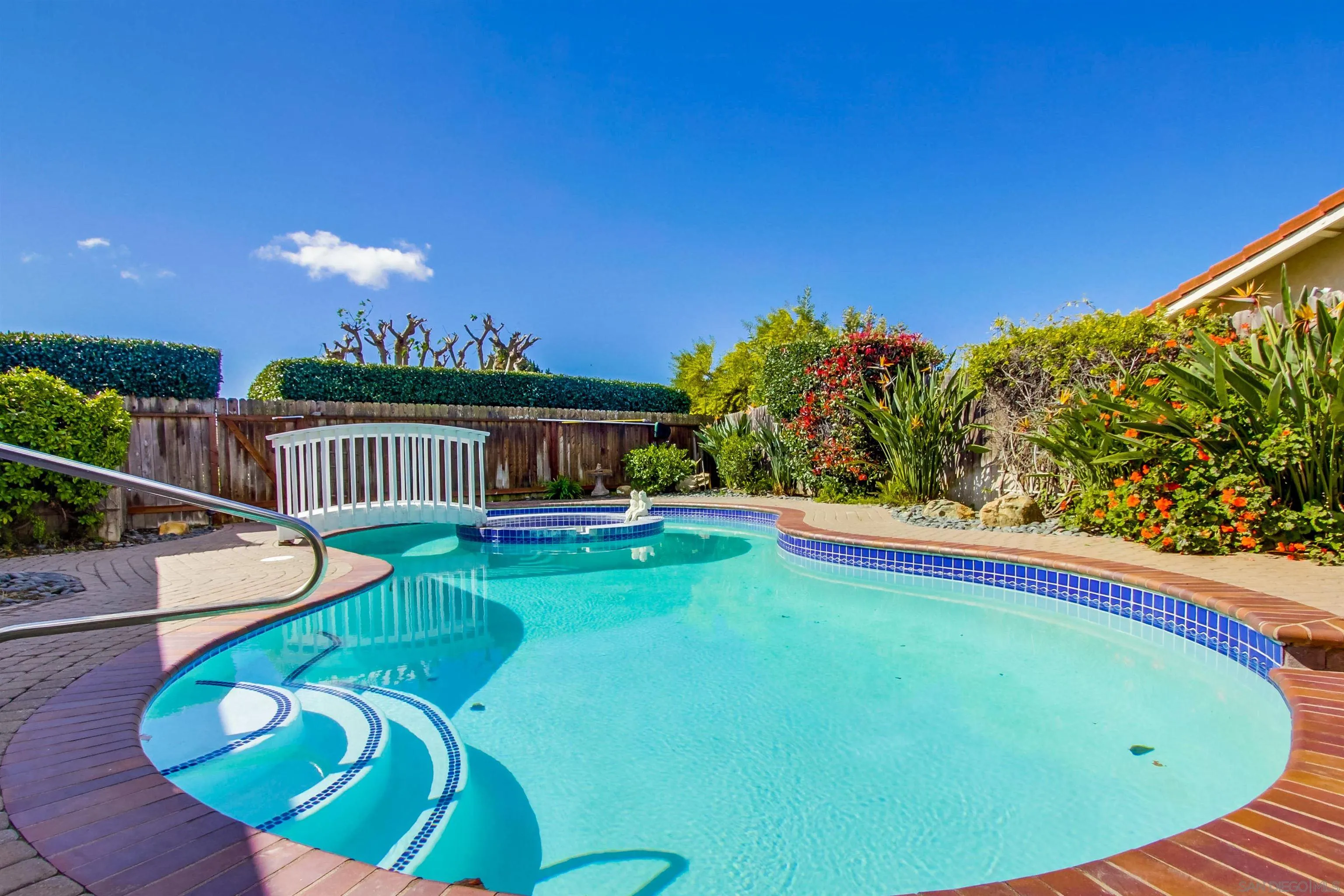 https://cdn.realtyfeed.com/cdn/127/220025209/d43704169b7fb5bbcf87ec2040420f8e.webp