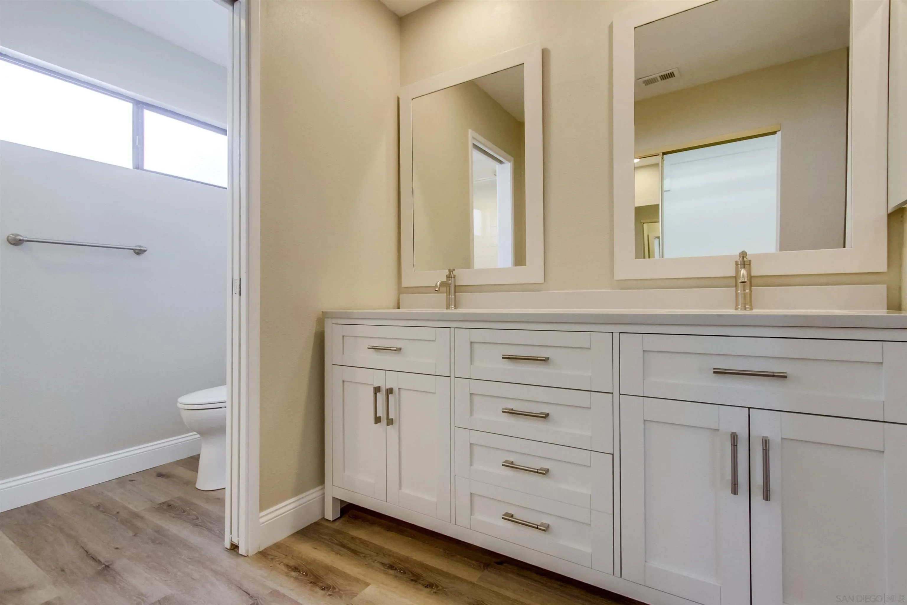 https://cdn.realtyfeed.com/cdn/127/220025209/e30cbe33a9ec0db621129f4b3f7fe222.webp