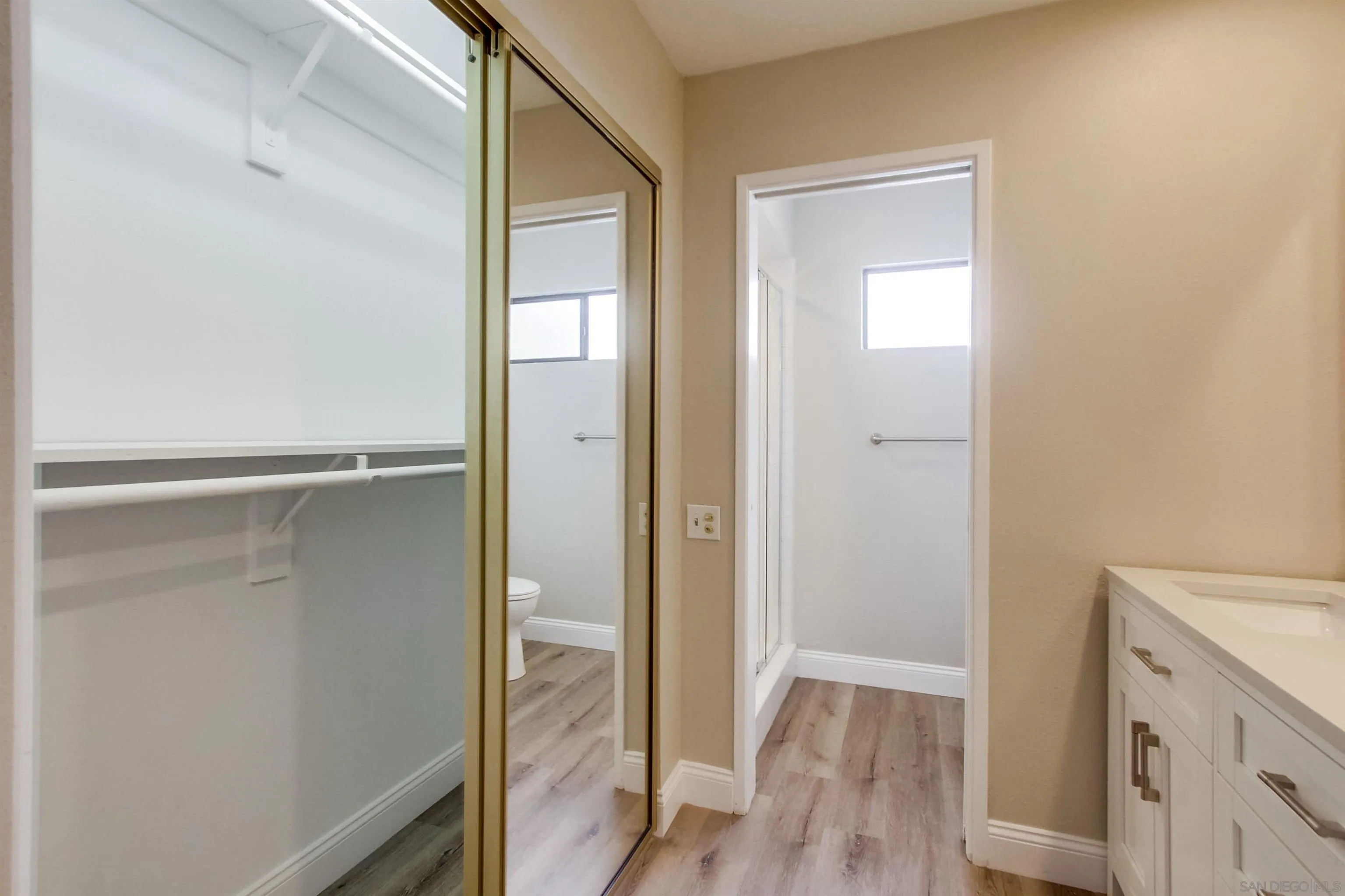 https://cdn.realtyfeed.com/cdn/127/220025209/edf8eb05b8a43f82fd7757b429f8c850.webp