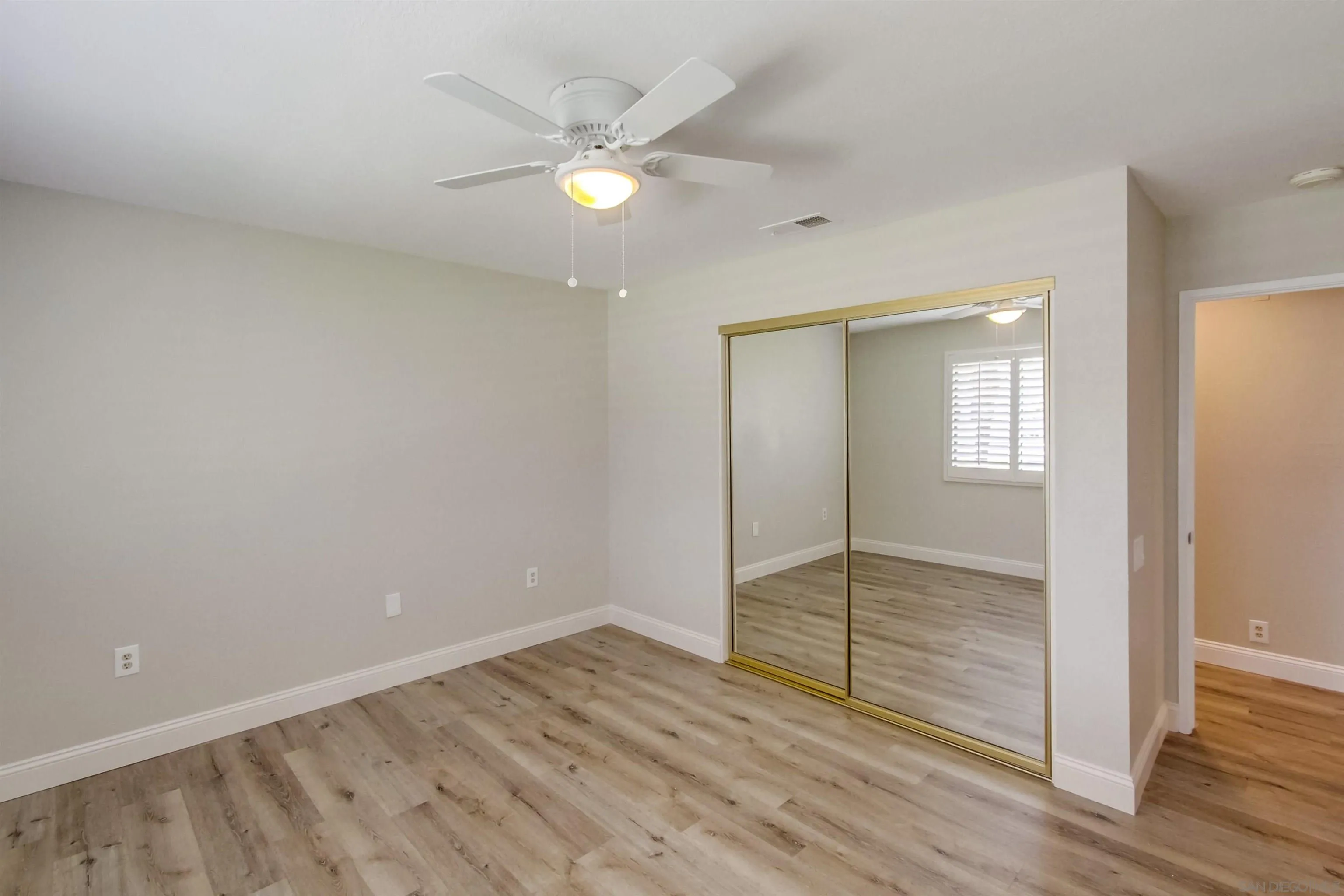 https://cdn.realtyfeed.com/cdn/127/220025209/fcd9871605e20bbef7ed5caa73ed98ff.webp