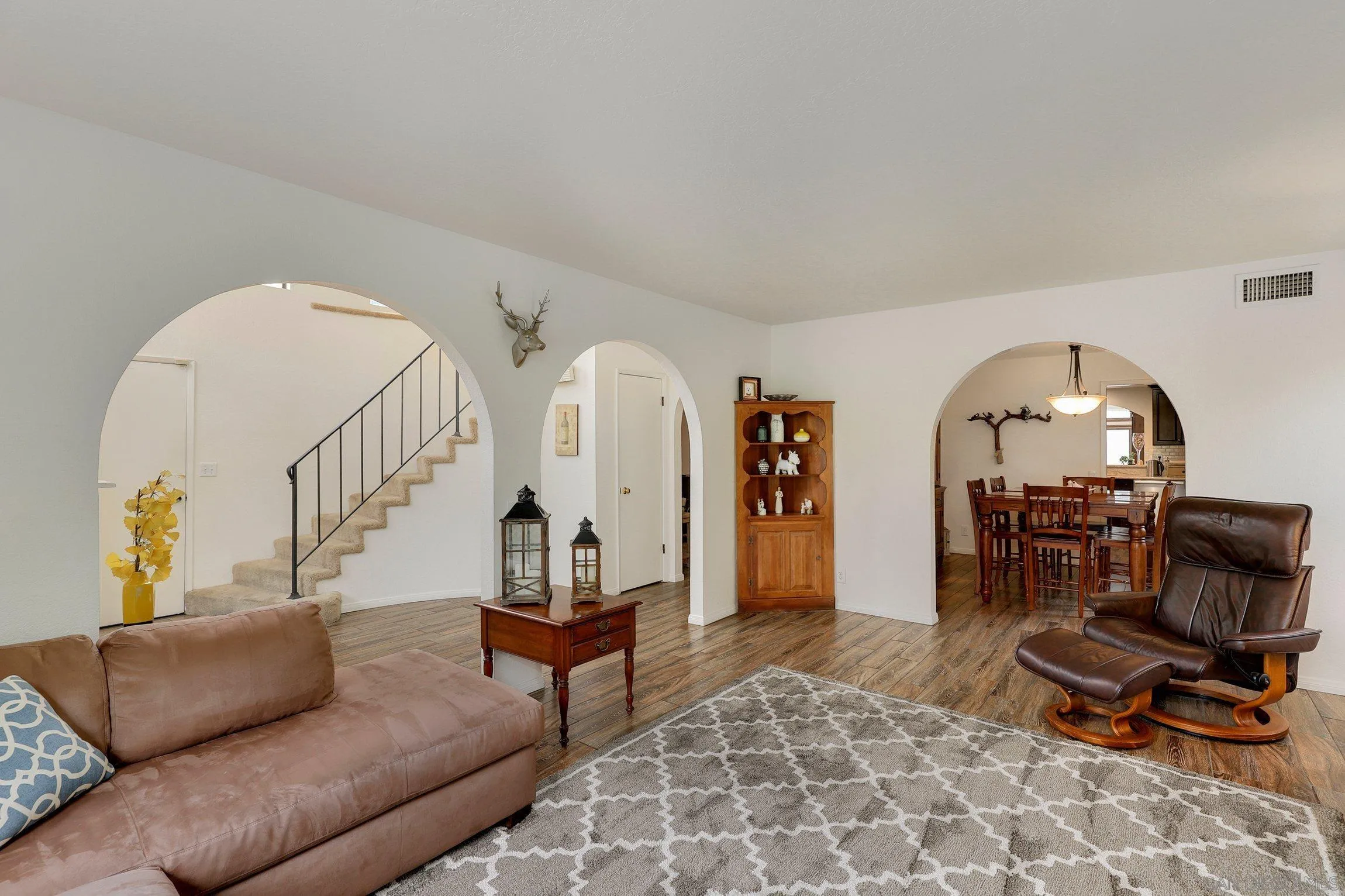 https://cdn.realtyfeed.com/cdn/127/220025428/128ea864b2e9119fab38b7b9697c9244.webp