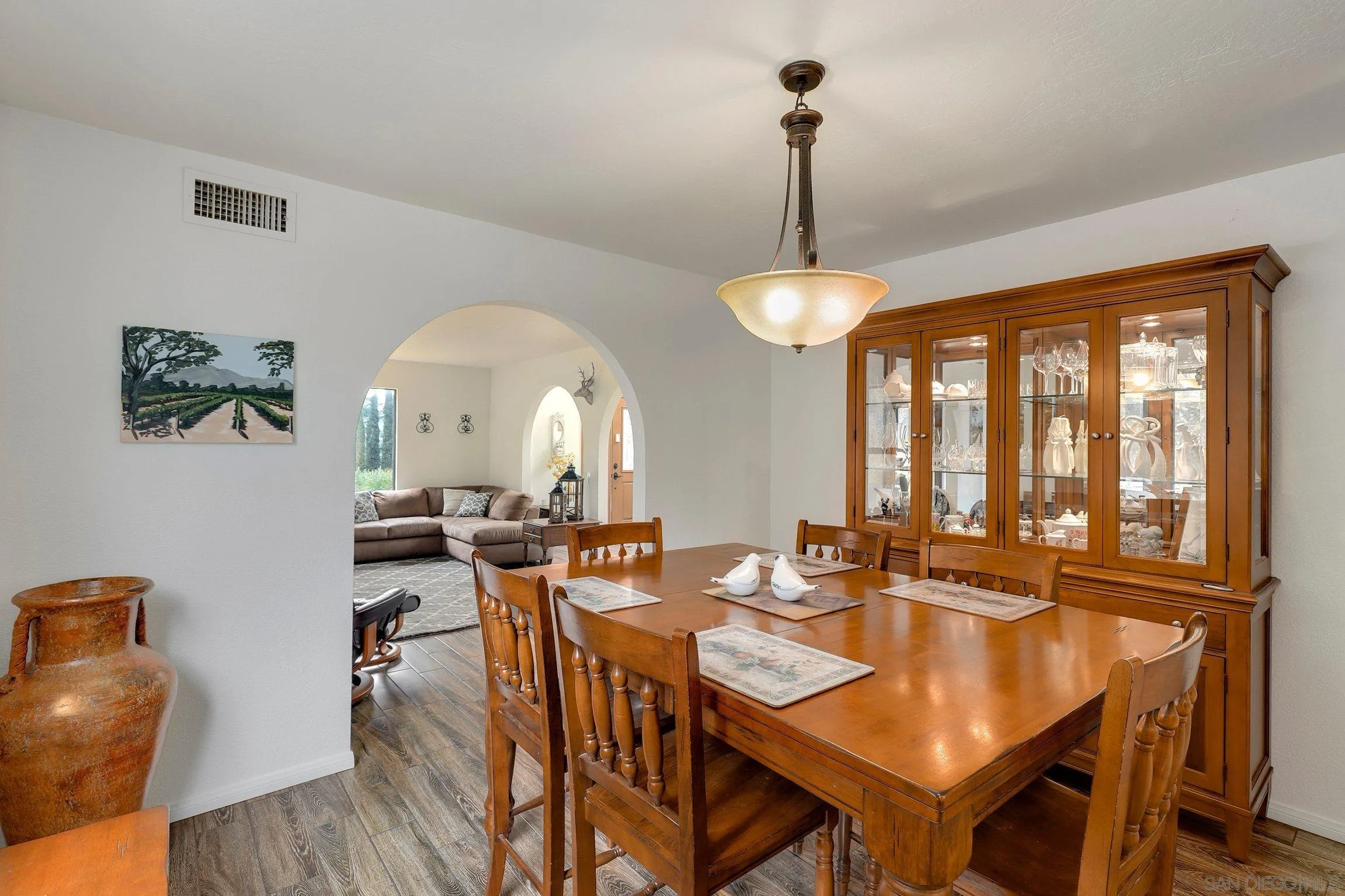 https://cdn.realtyfeed.com/cdn/127/220025428/8417473878b2188ac604dd84ec85d7e9.webp