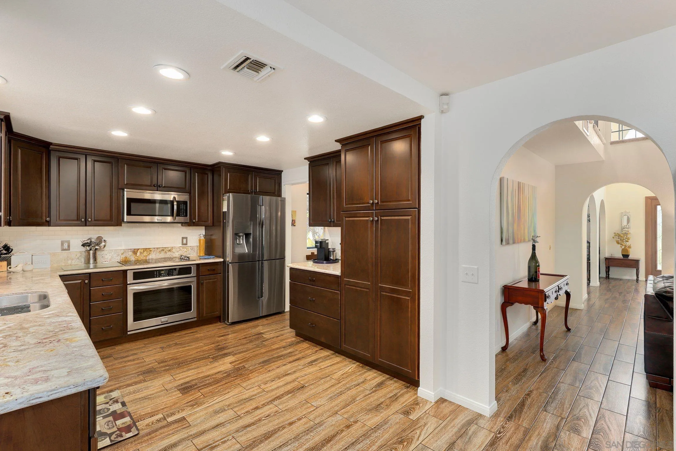 https://cdn.realtyfeed.com/cdn/127/220025428/e07ed39dc14b5cc7937ba9000573a225.webp