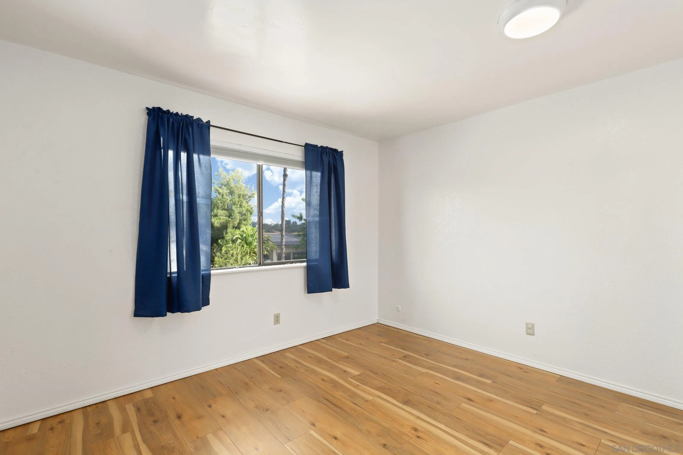 https://cdn.realtyfeed.com/cdn/127/220025480/c1b9dc6a1658809343d6504ac0882501.webp