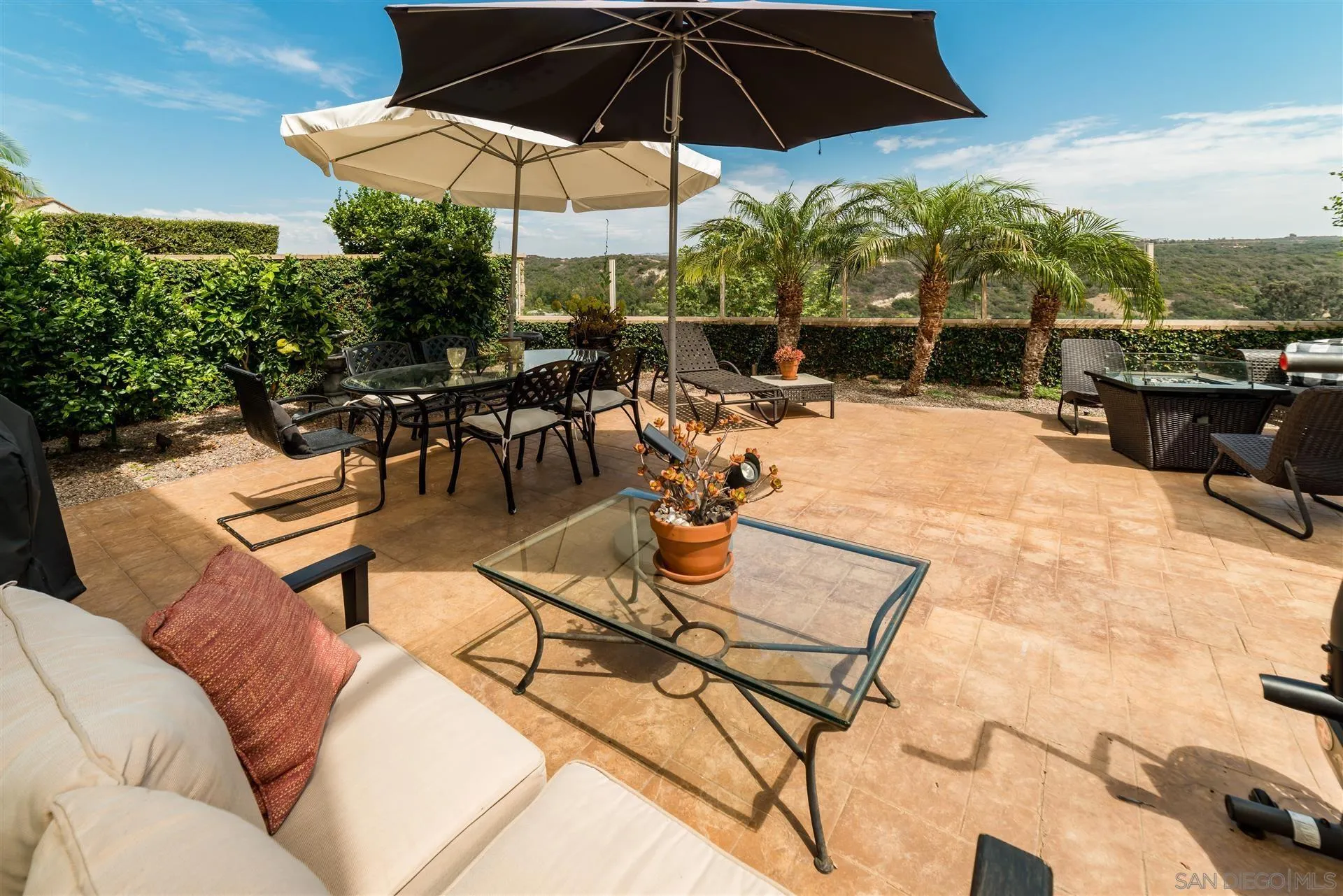 https://cdn.realtyfeed.com/cdn/127/220025577/812615aee9359f95747e32a34cf65e37.webp