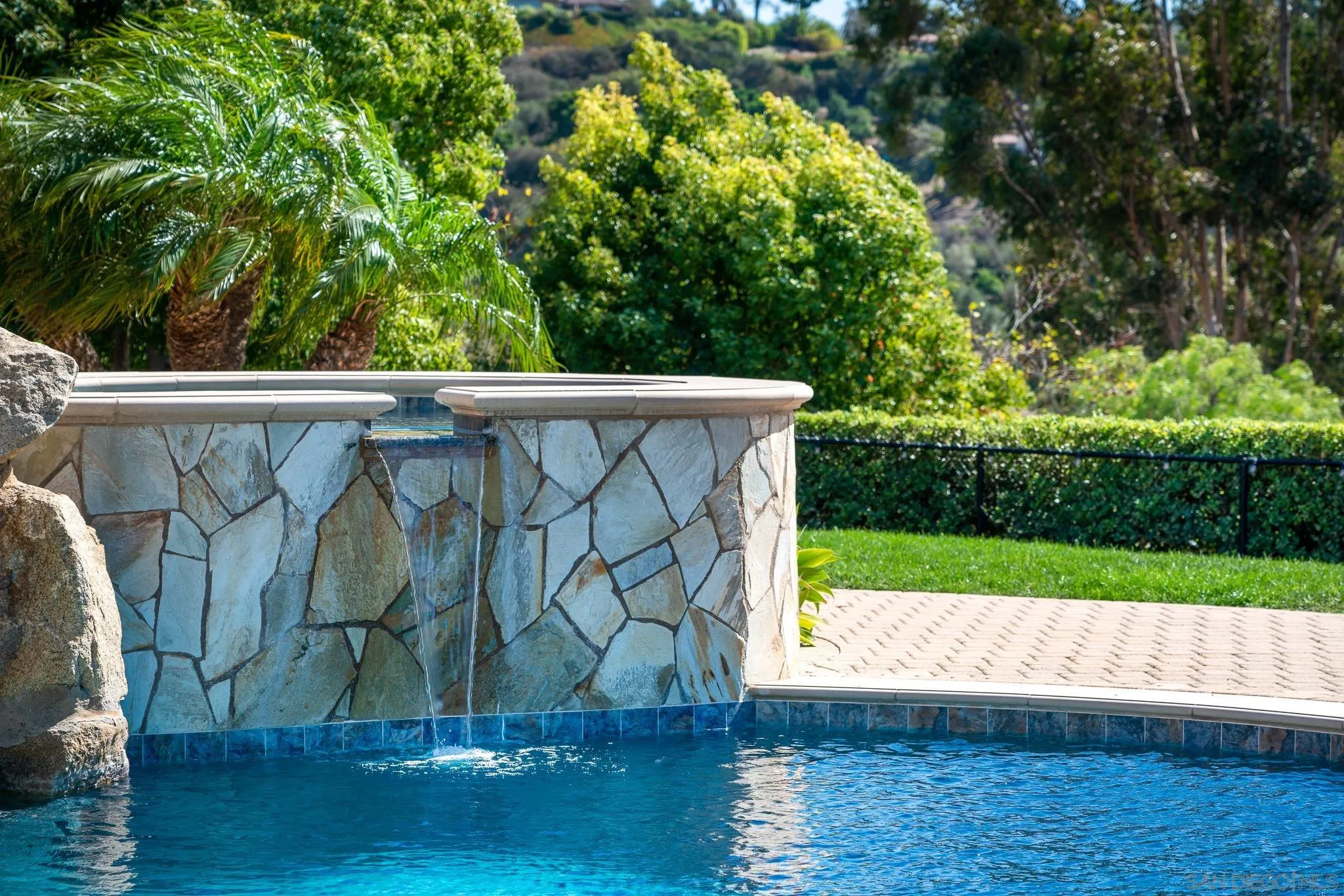 https://cdn.realtyfeed.com/cdn/127/220025809/2482a0756342a985394affdd2529b6b5.webp