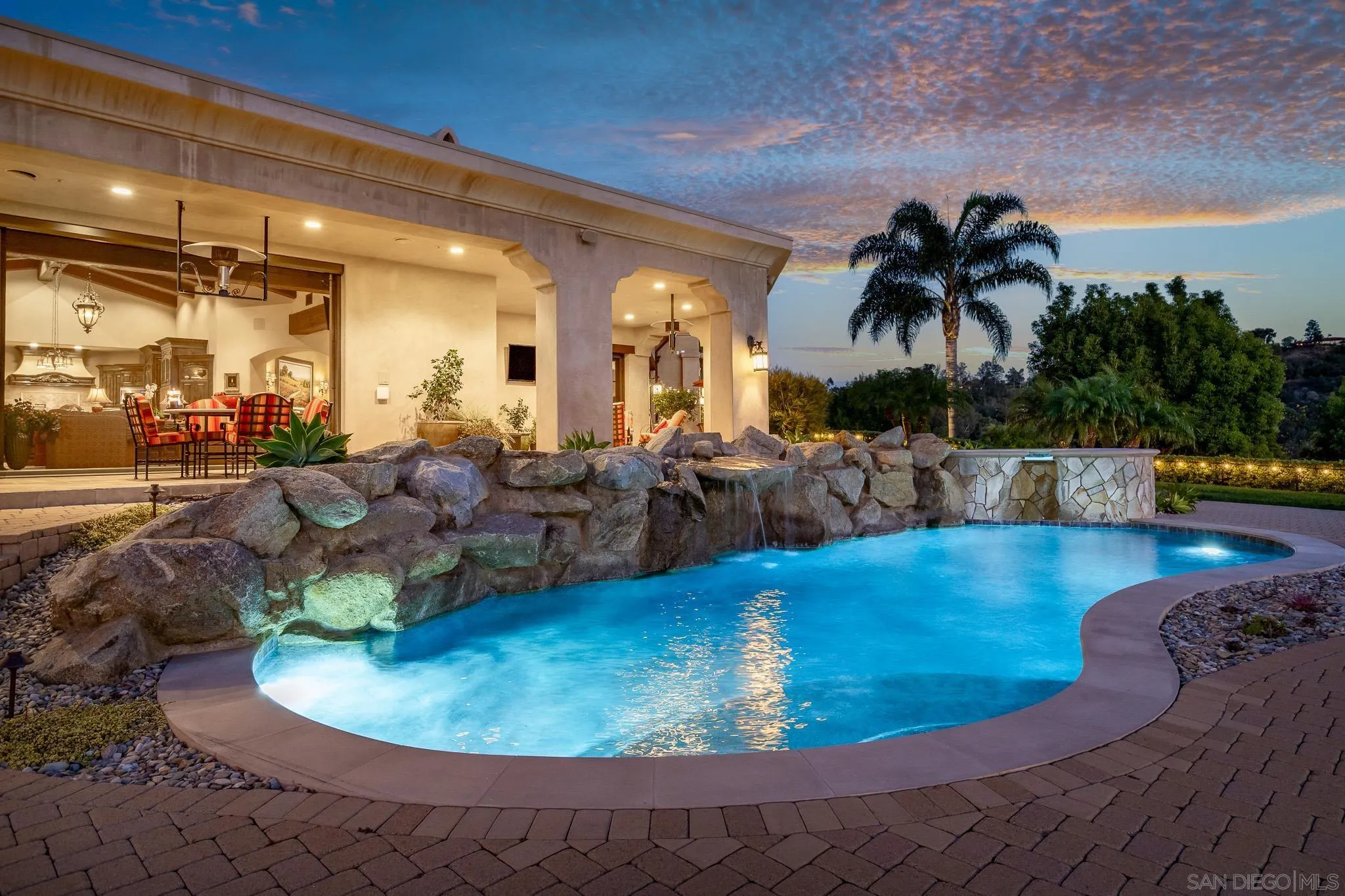 https://cdn.realtyfeed.com/cdn/127/220025809/3e33afb2f9496387000d08995dfe37e8.webp