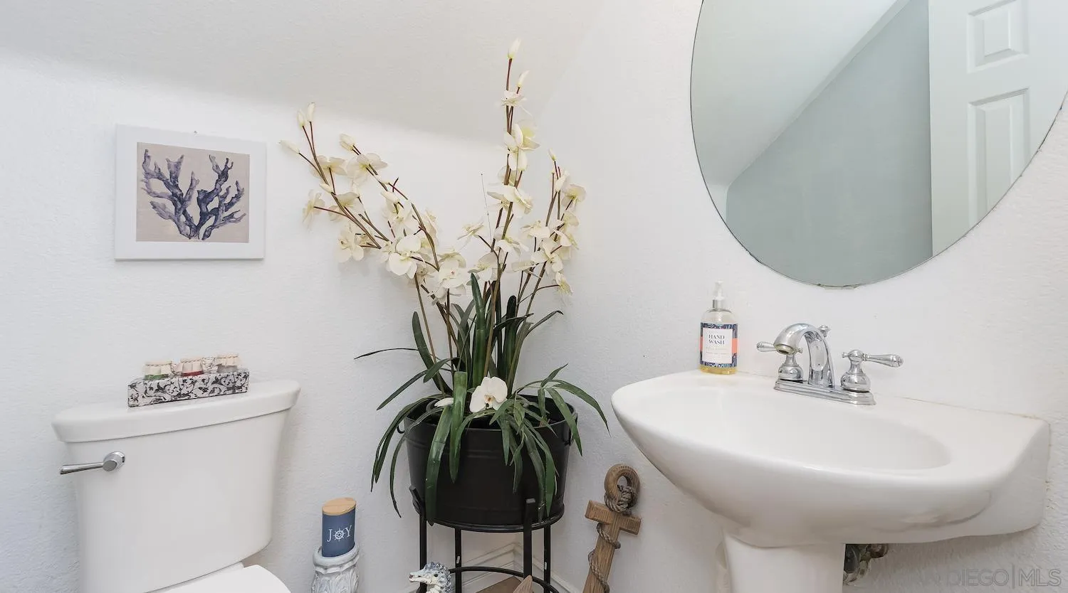 https://cdn.realtyfeed.com/cdn/127/220025847/08a136b6cb91f71316a8f3817ef28bfb.webp