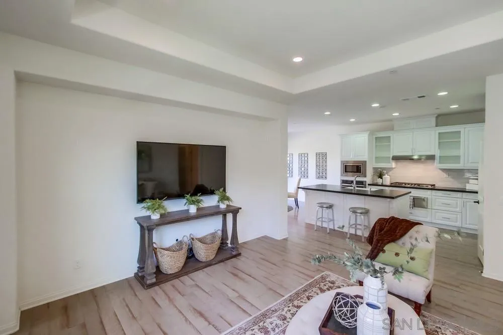 https://cdn.realtyfeed.com/cdn/127/220025942/2bc6041aee8ec417c3fb78172a082e1f.webp