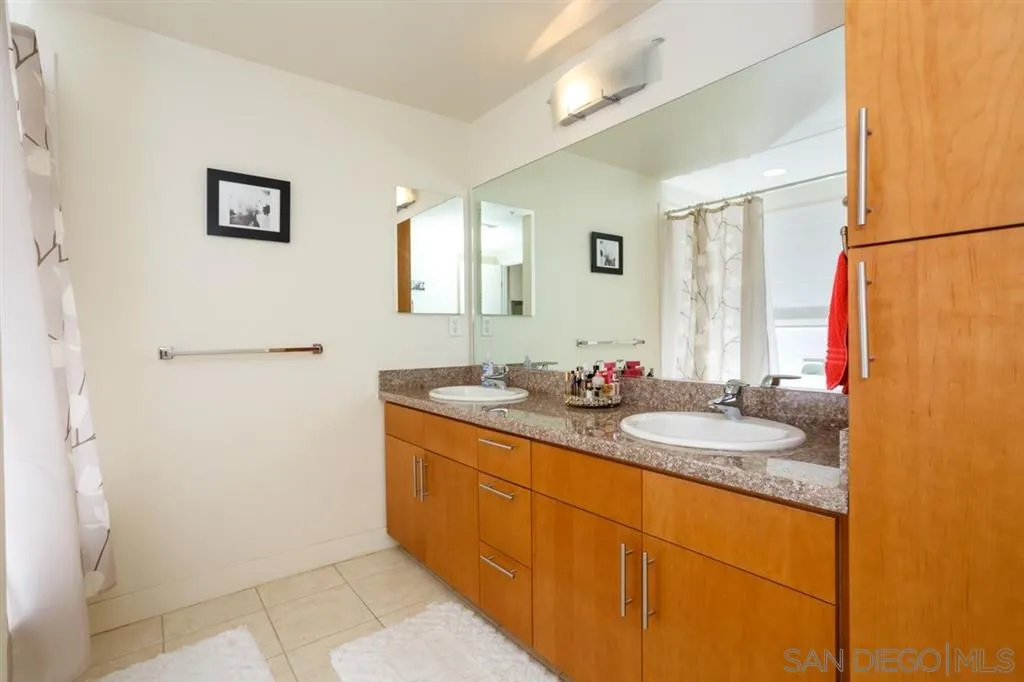 https://cdn.realtyfeed.com/cdn/127/220025975/21dbe72f33a724e85b750376222cdbec.webp
