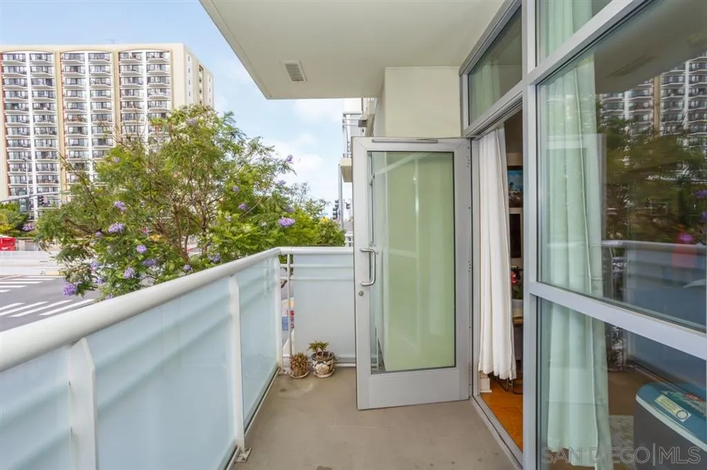 https://cdn.realtyfeed.com/cdn/127/220025975/3279b9f420ed183904f3aba96e7cbf4b.webp