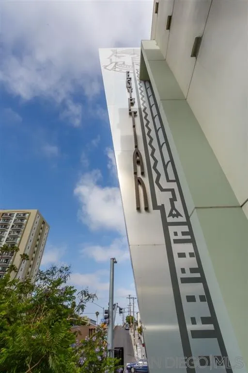 https://cdn.realtyfeed.com/cdn/127/220025975/7c1fc10f8ec616a292e41696112ff104.webp