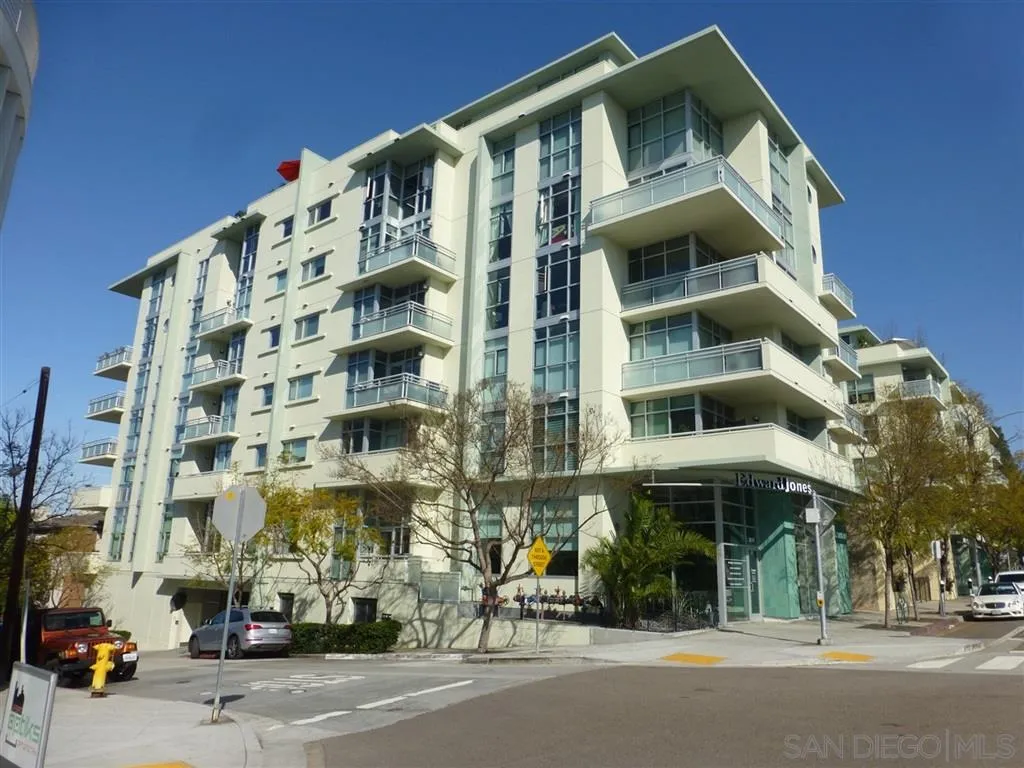 https://cdn.realtyfeed.com/cdn/127/220025975/c0bee24277fa4dec68368e867fe9830f.webp