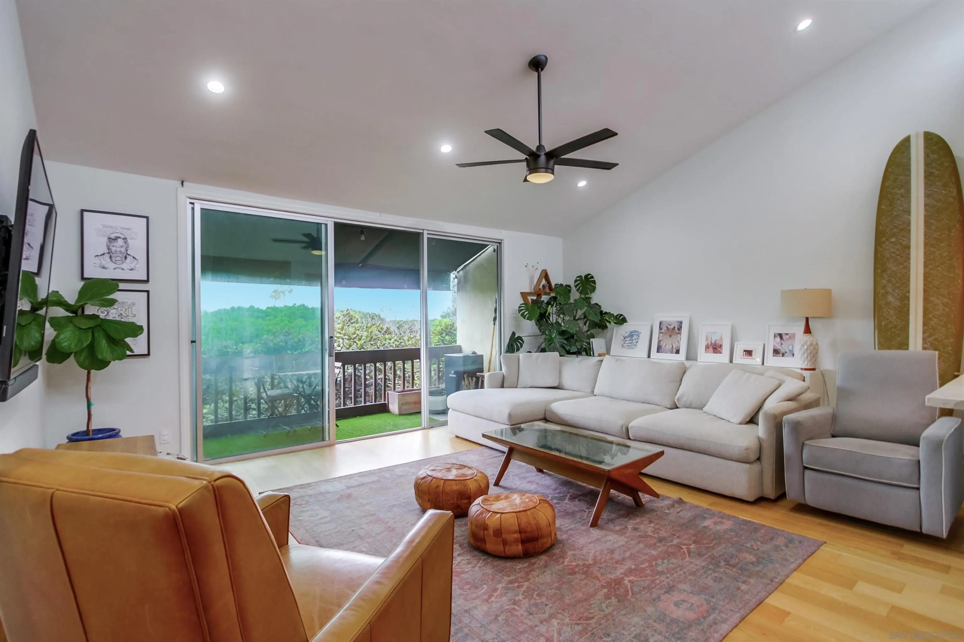 Photo #2: 220026188 Listing 