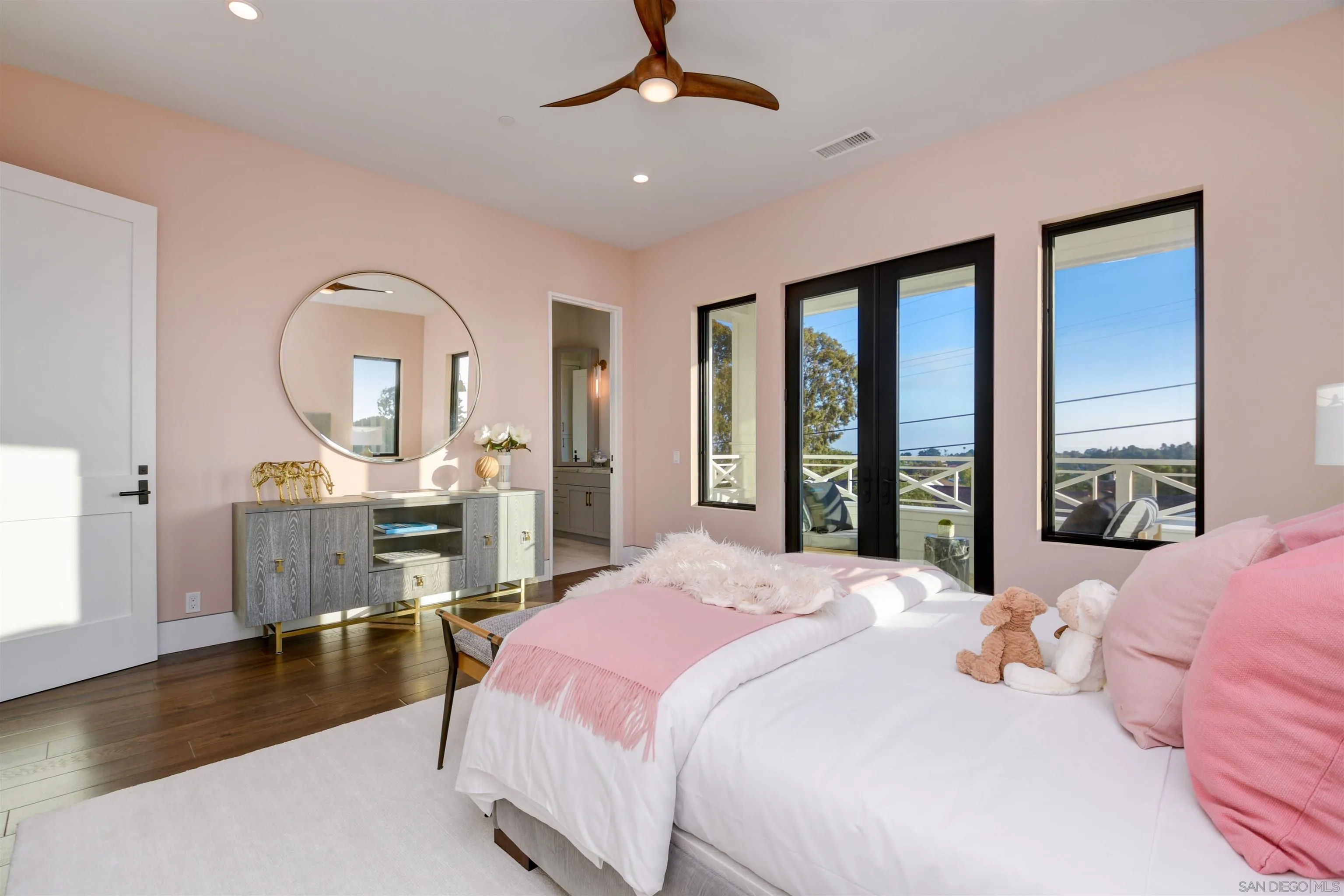 https://cdn.realtyfeed.com/cdn/127/220026265/9c10ed3051af9d993c10f400200c2184.webp
