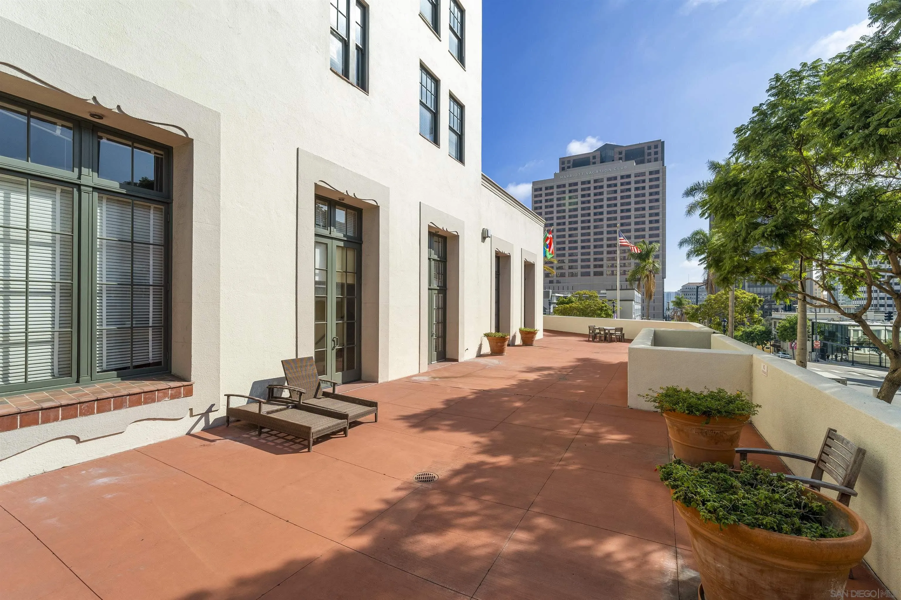 https://cdn.realtyfeed.com/cdn/127/220026371/02c6318956259b059295d0f810a63e63.webp