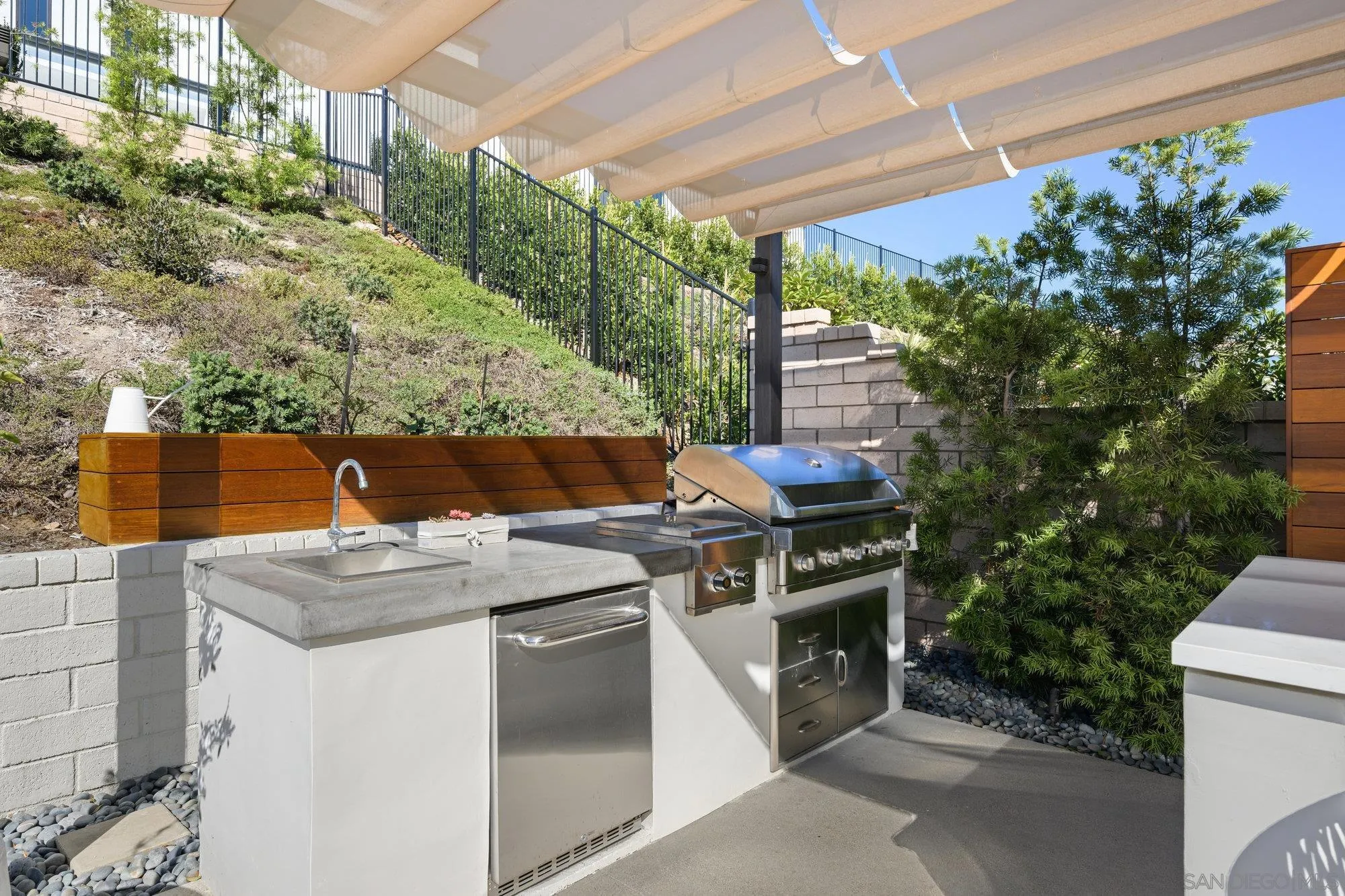 https://cdn.realtyfeed.com/cdn/127/220026449/0a01a2399a93959899650fb5ef586b77.webp