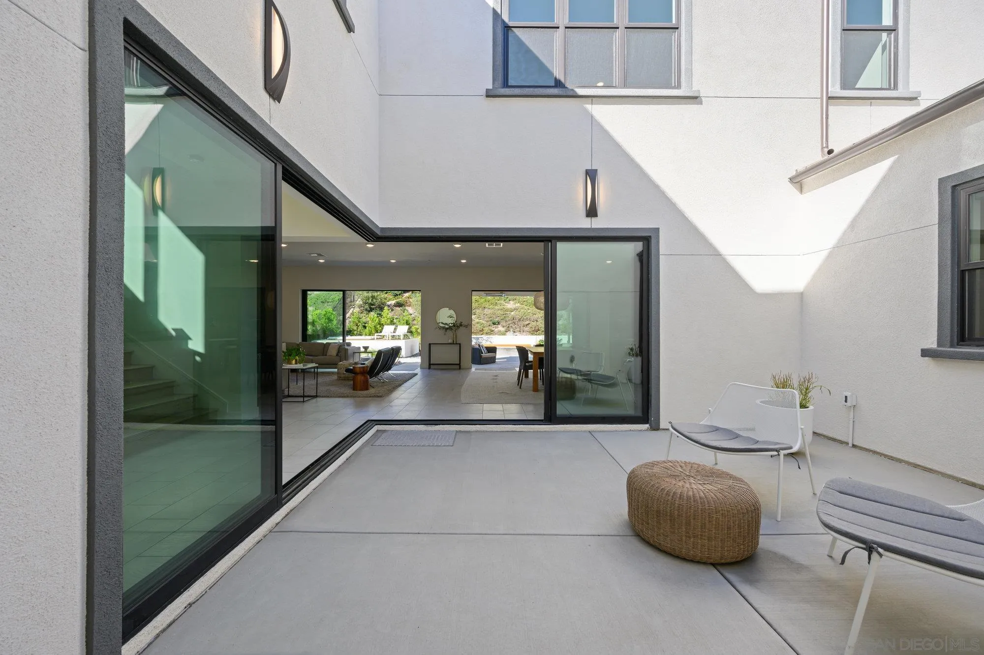 https://cdn.realtyfeed.com/cdn/127/220026449/4ed5c6efac3edb235eed733032a27970.webp