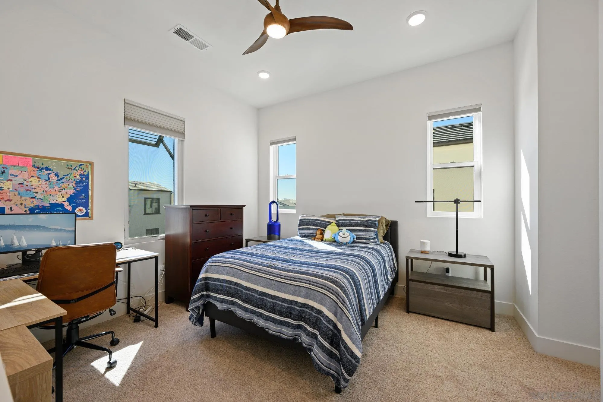 https://cdn.realtyfeed.com/cdn/127/220026449/ae5007e1f92d29731c465a2a964c8021.webp