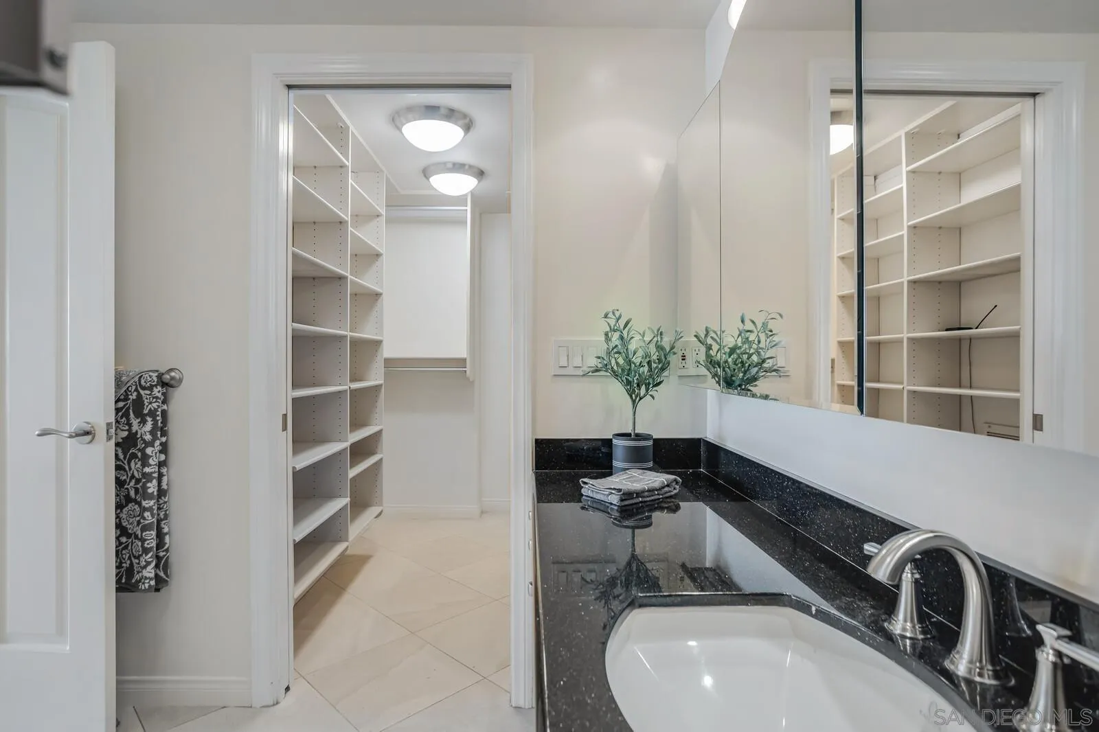https://cdn.realtyfeed.com/cdn/127/220026597/5bdf567369275e4bd80cef806e094812.webp