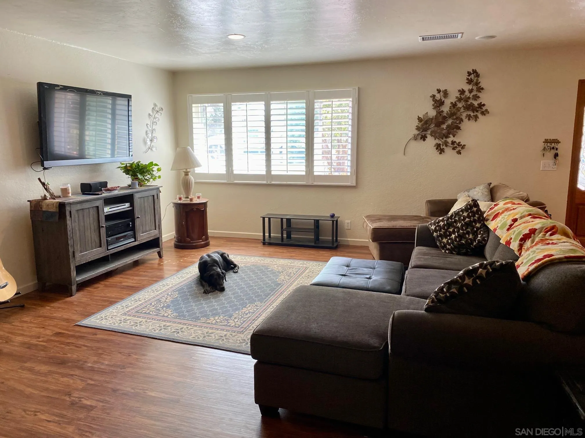 https://cdn.realtyfeed.com/cdn/127/220026607/69b6e35a5f396fedabaaaffc695d4385.webp